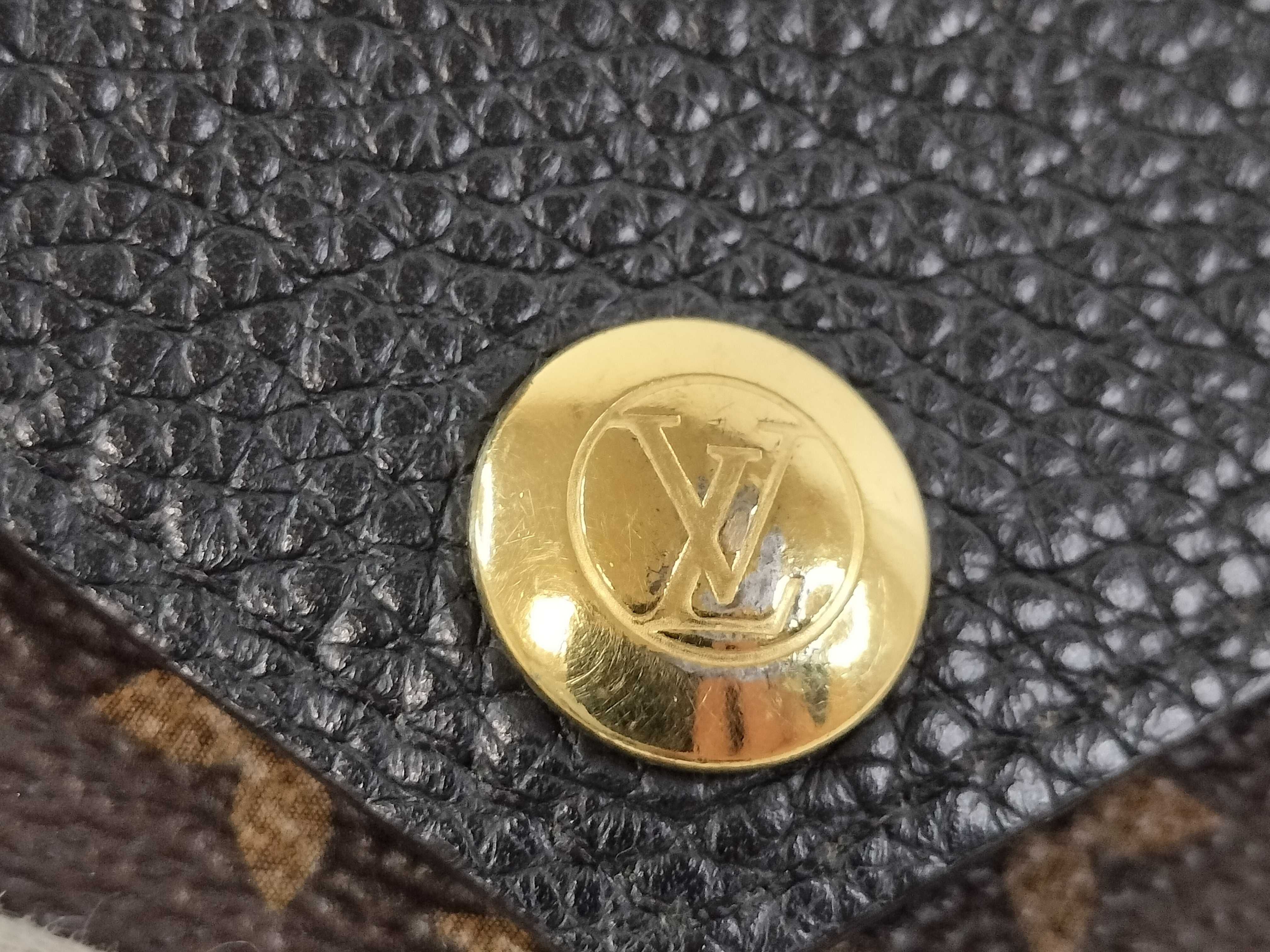 Monogram M64420 Portefeuille Double V Compact Wallet — view 8