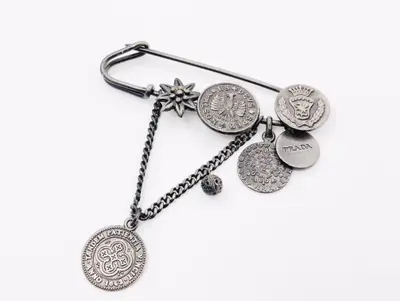 medal medallion coin charm pin brooch metal silver brooch