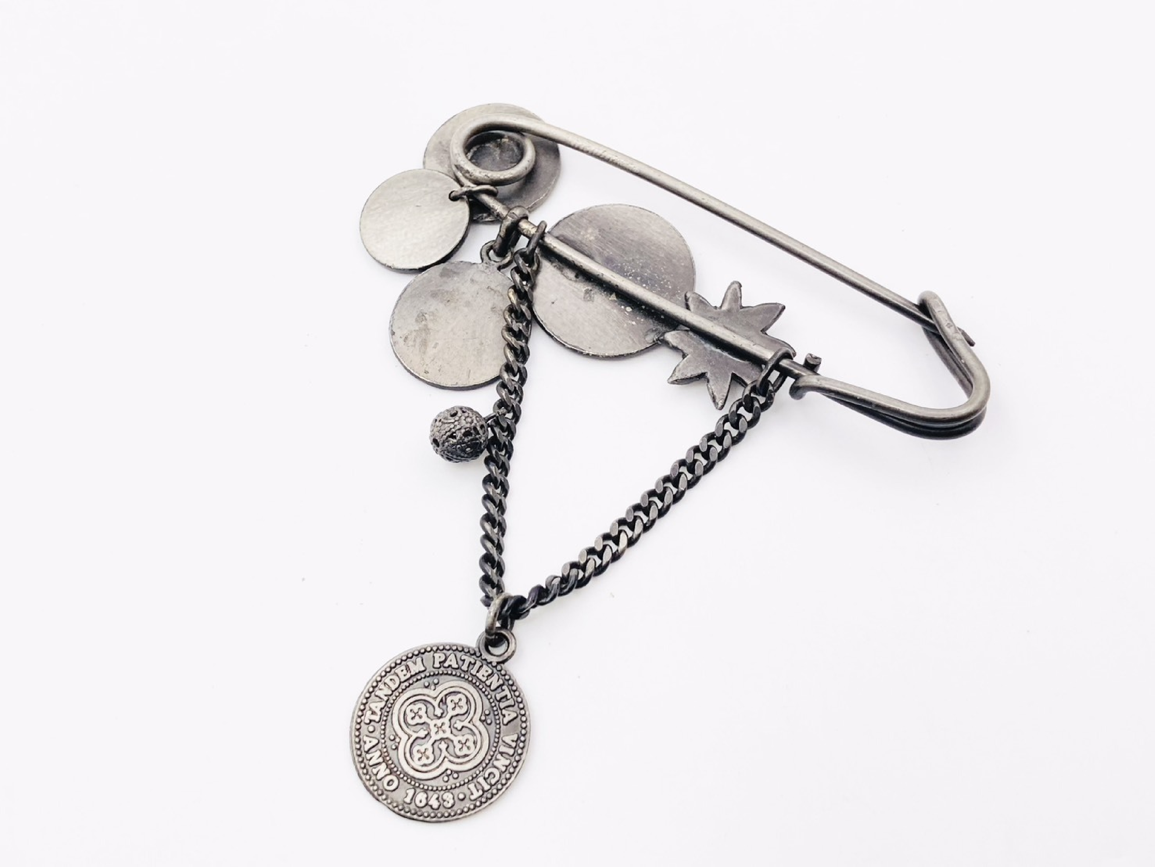 medal medallion coin charm pin brooch metal silver brooch — view 2