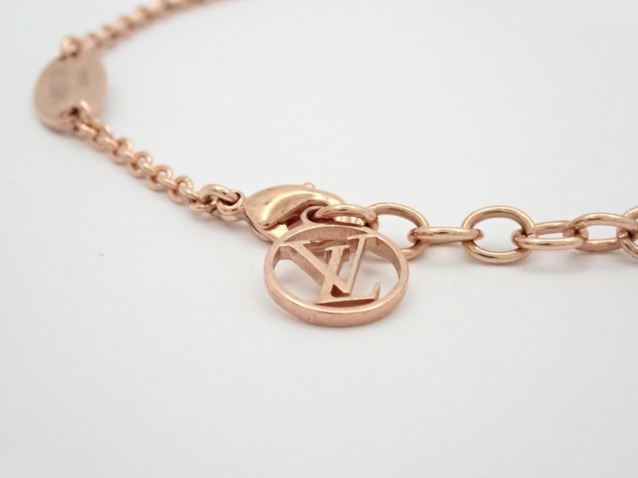 Essential V, wrist circumference approximately 20.5 cm — view 3