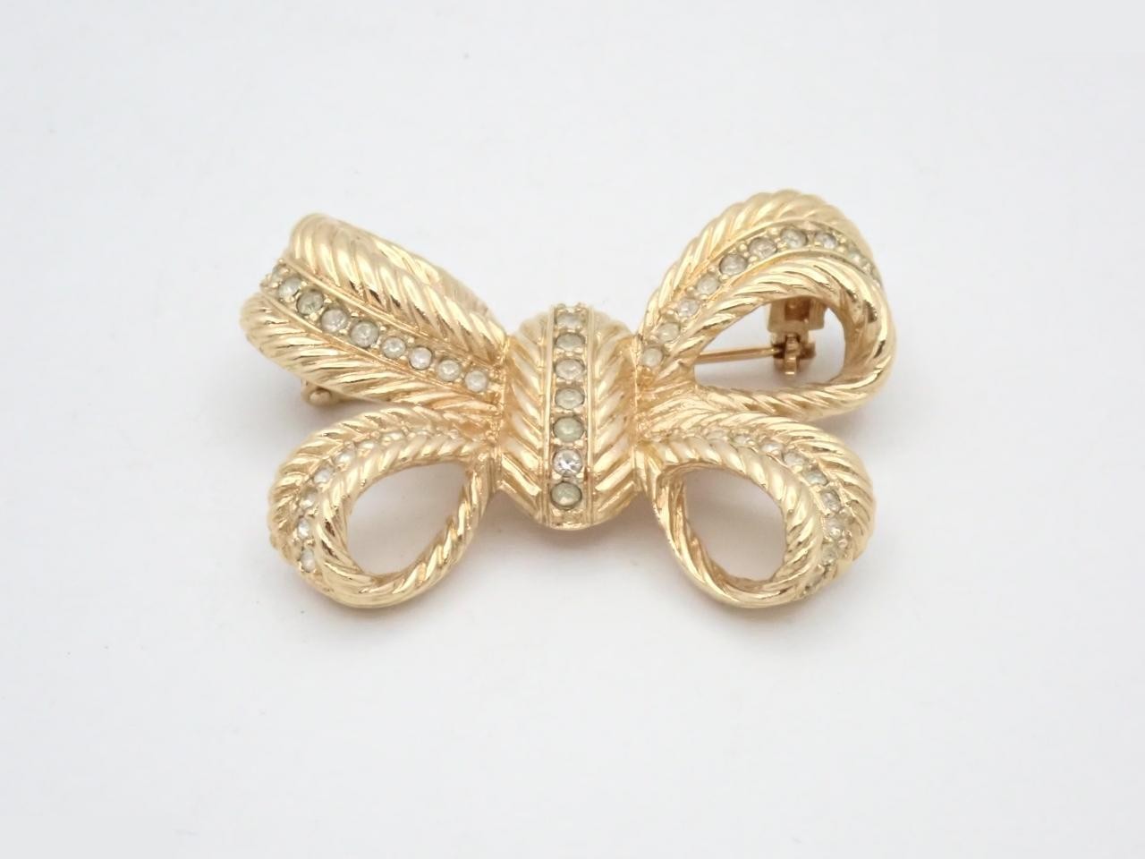 brooch
