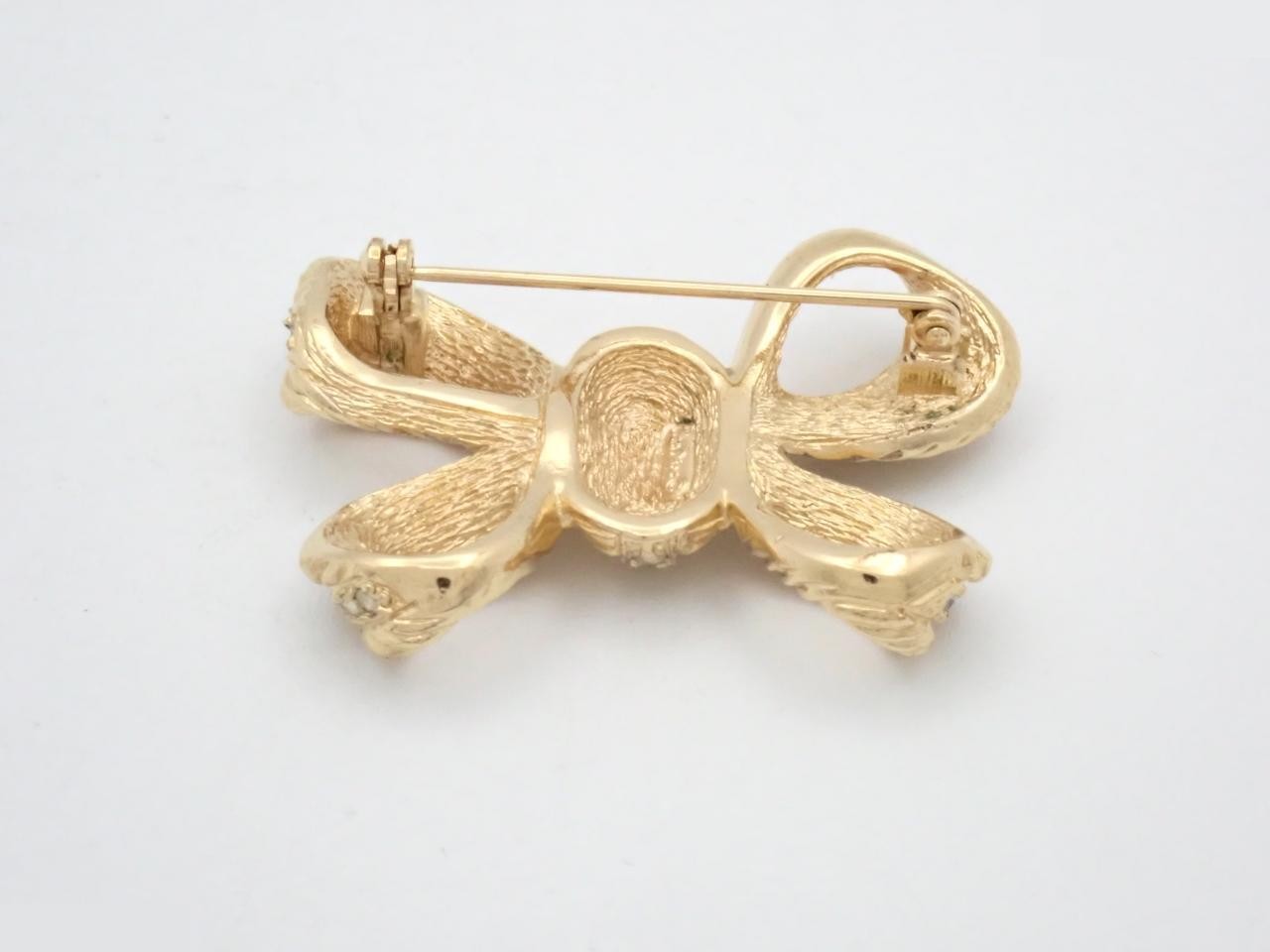 brooch — view 2