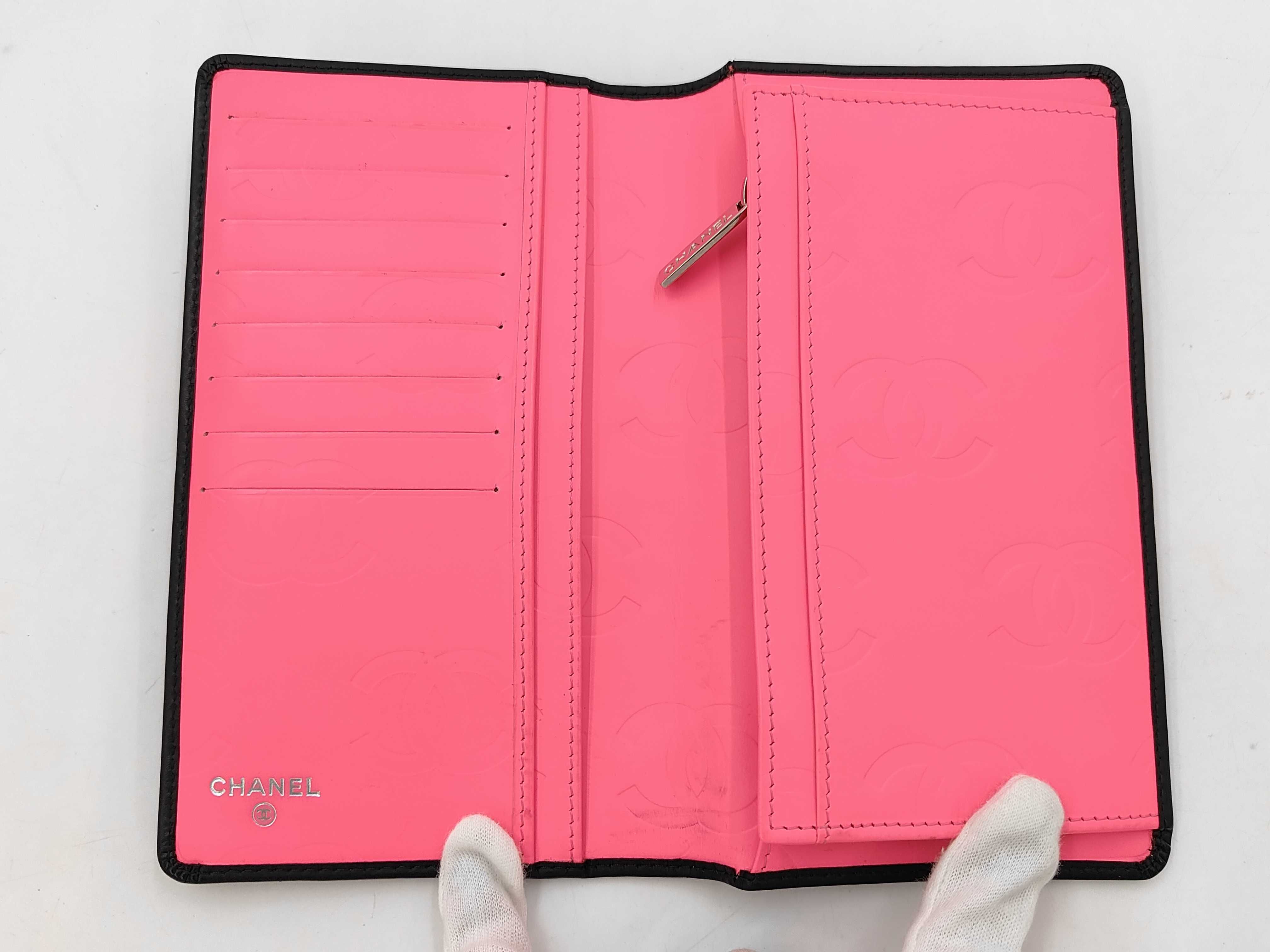 wallet — view 3