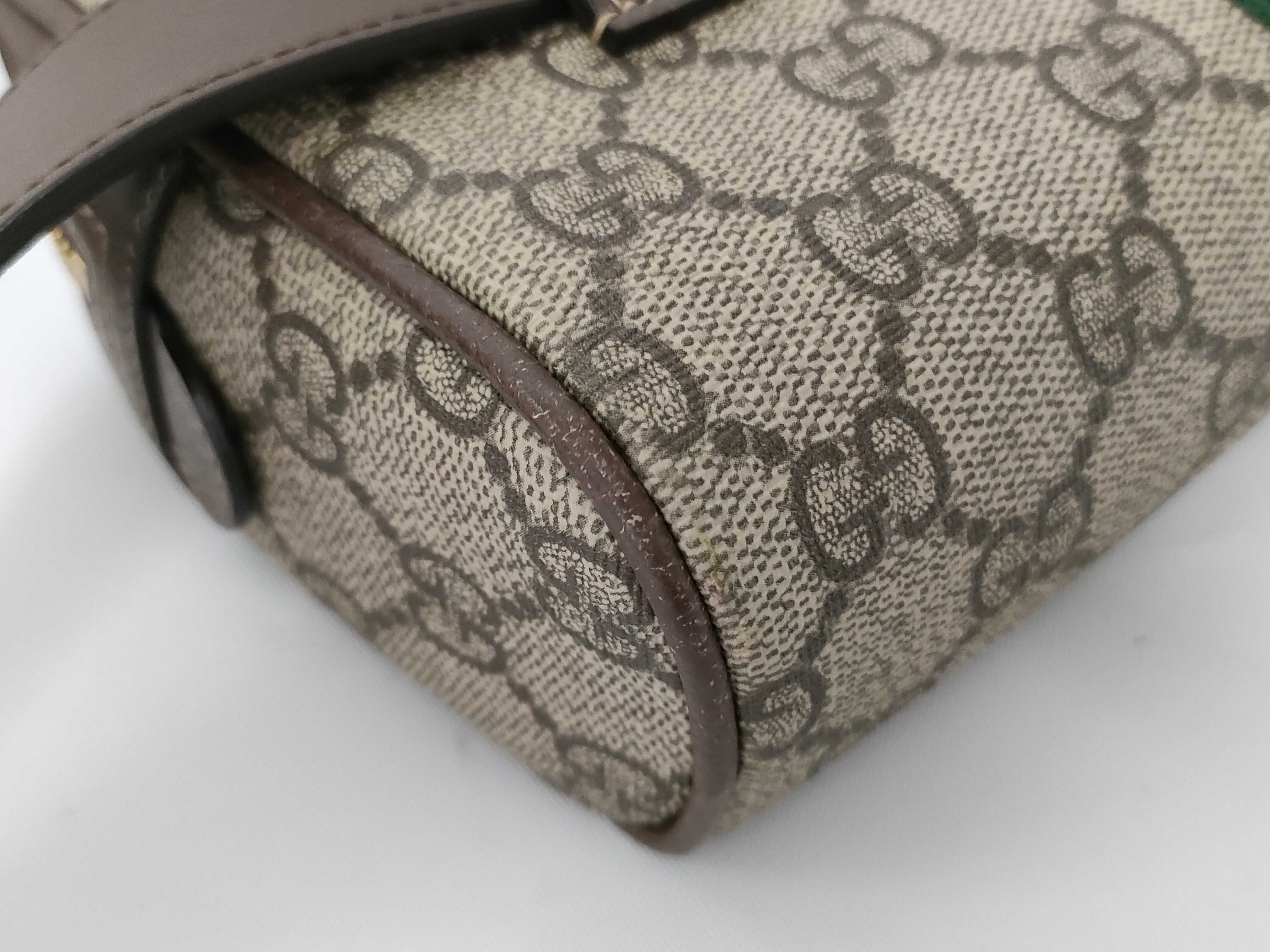 GG Supreme Shoulder Bag — view 4