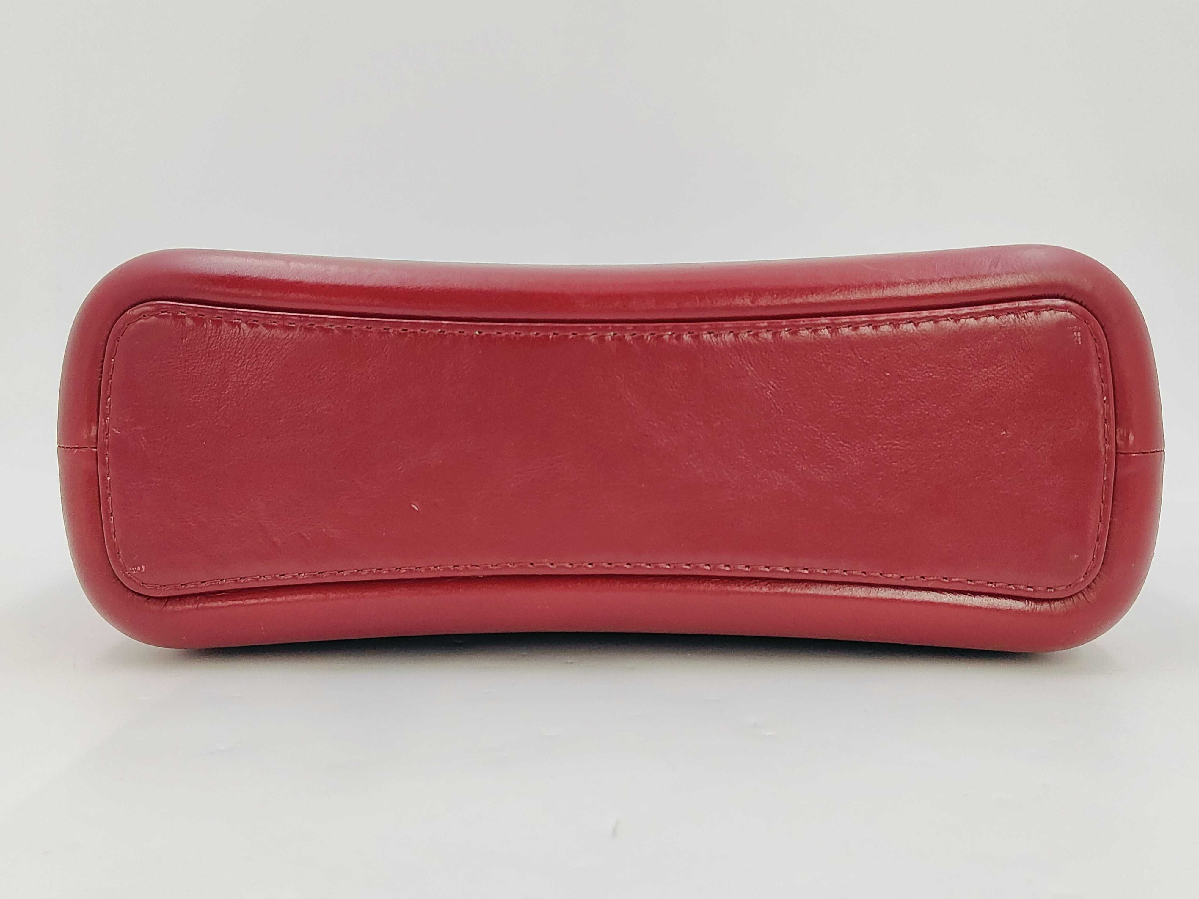 Gabrielle de Chanel Leather Shoulder Bag — view 7