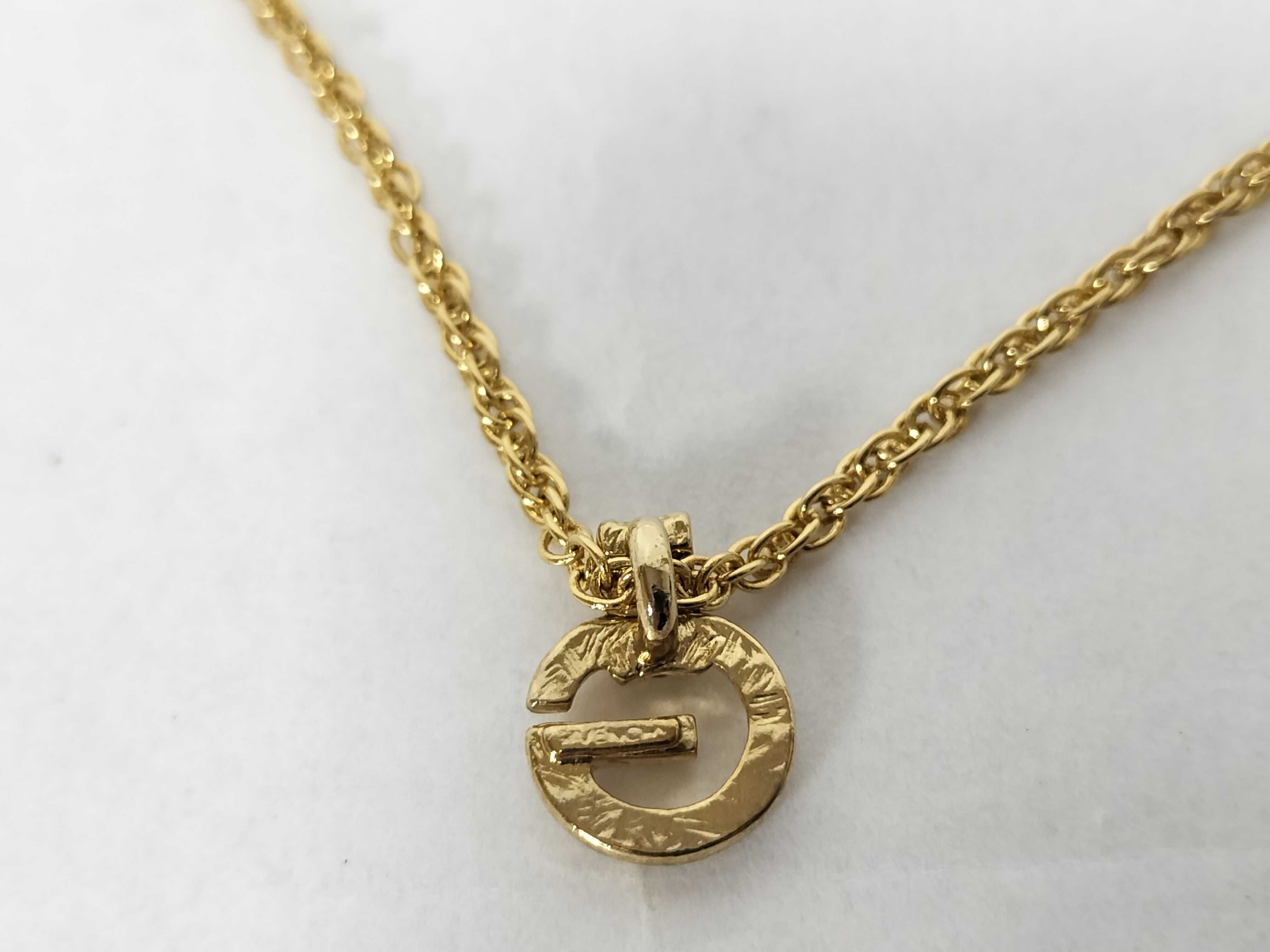 necklace — view 2