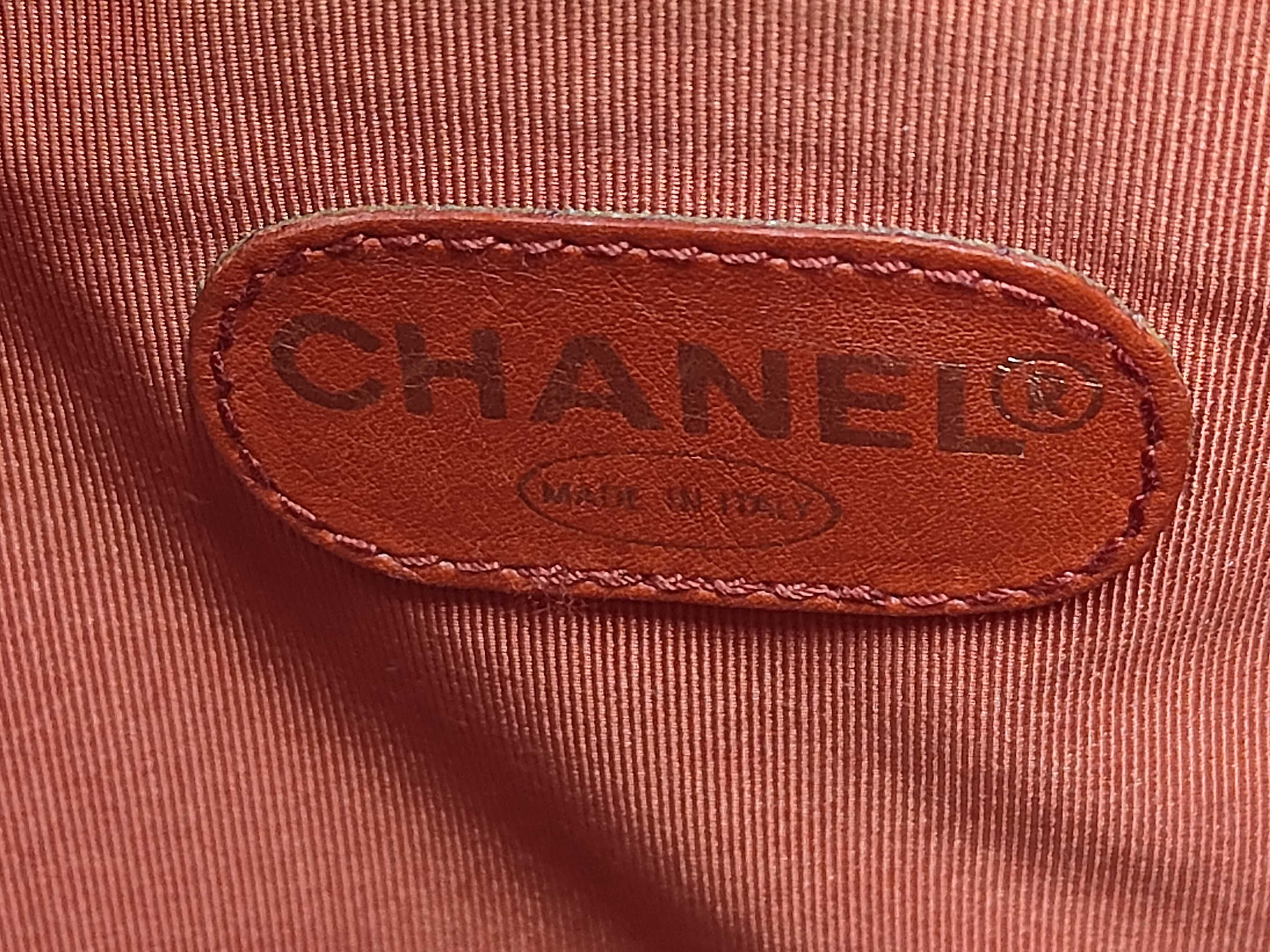Caviar Skin Shoulder Bag with Logo Charm, Red — view 9