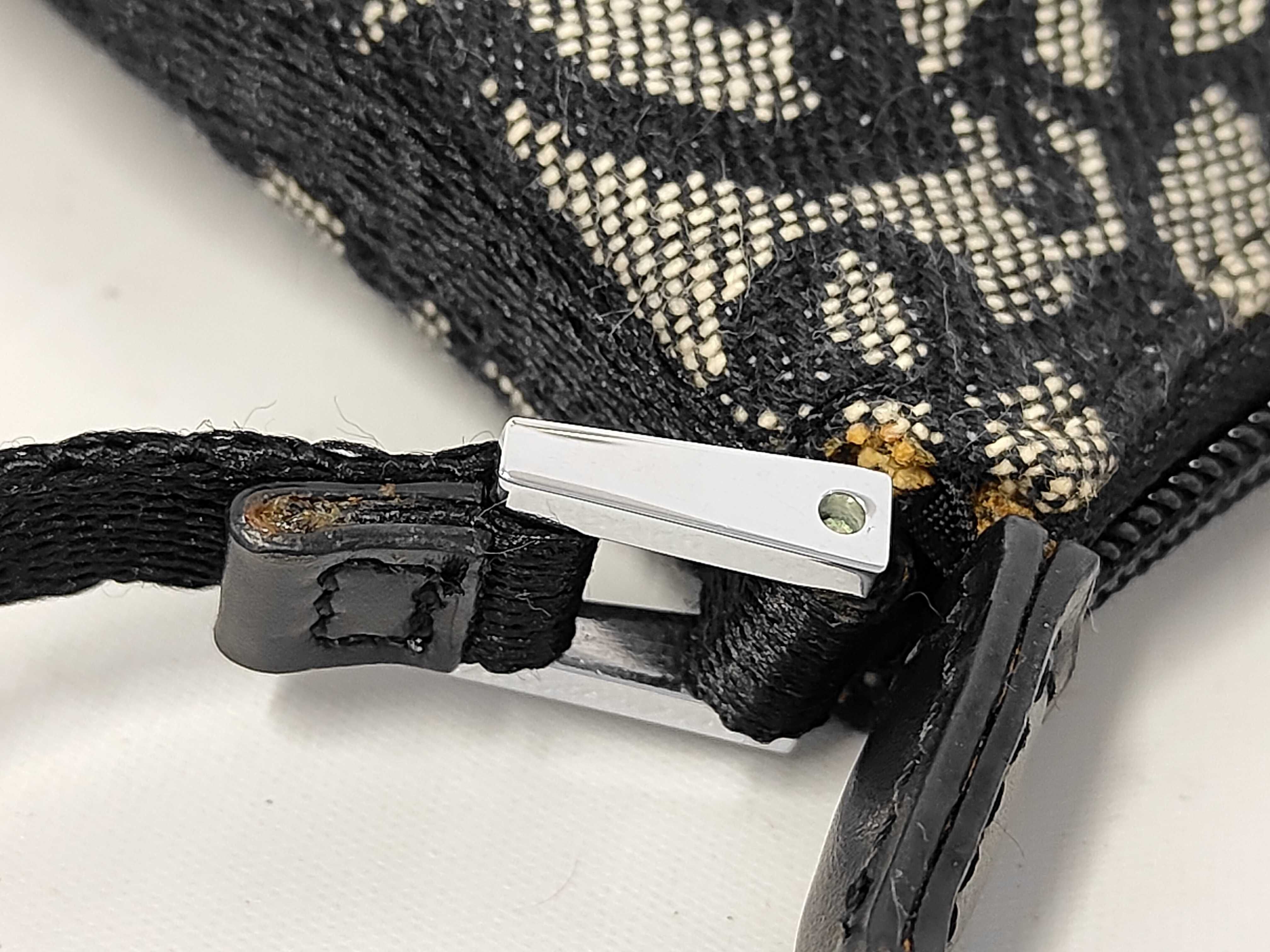 Trotter One-Shoulder Bag (Shoulder Bag) — view 5