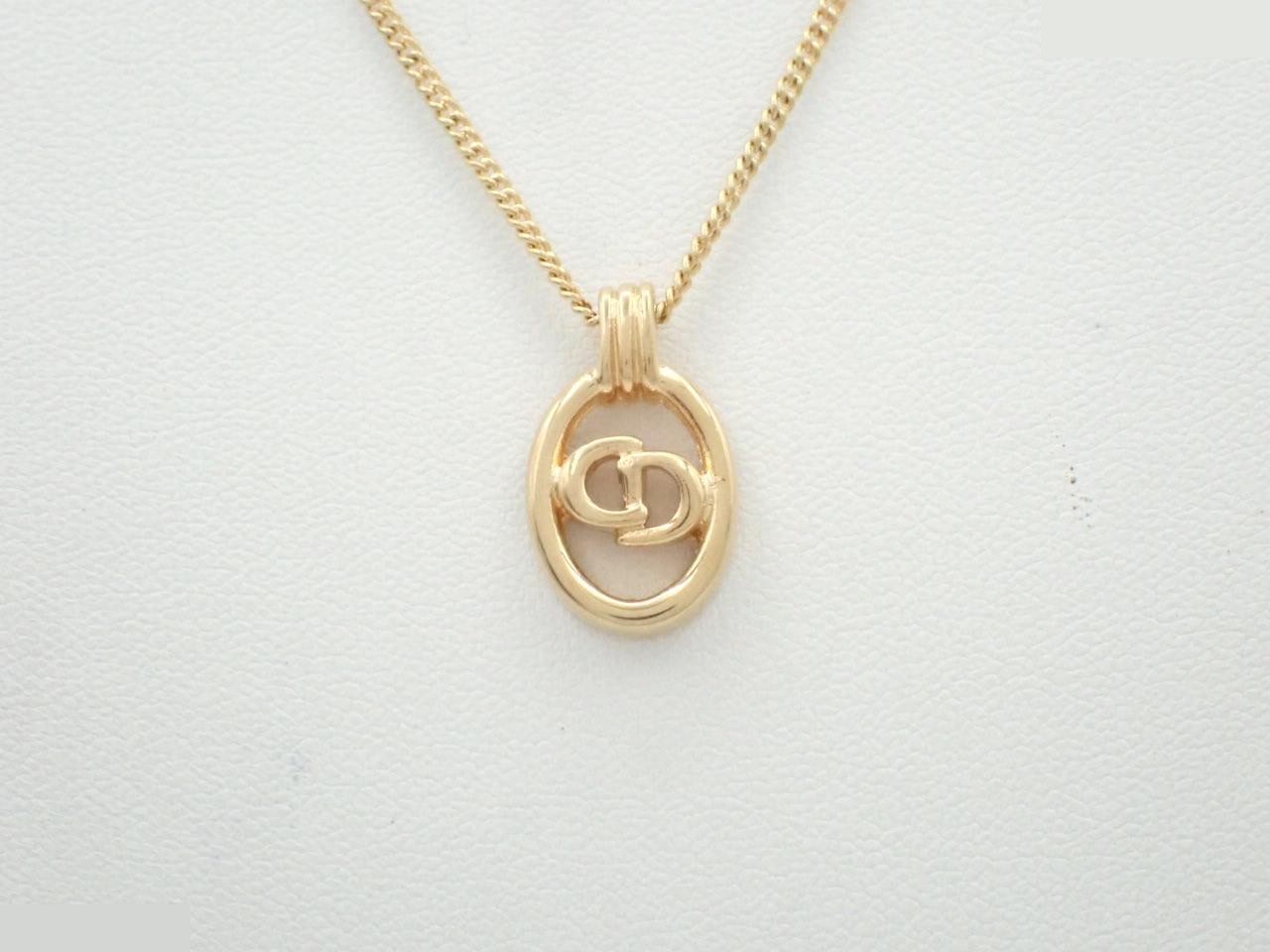 Other lines: Precious metals, necklaces, pendants, chain approximately 42cm