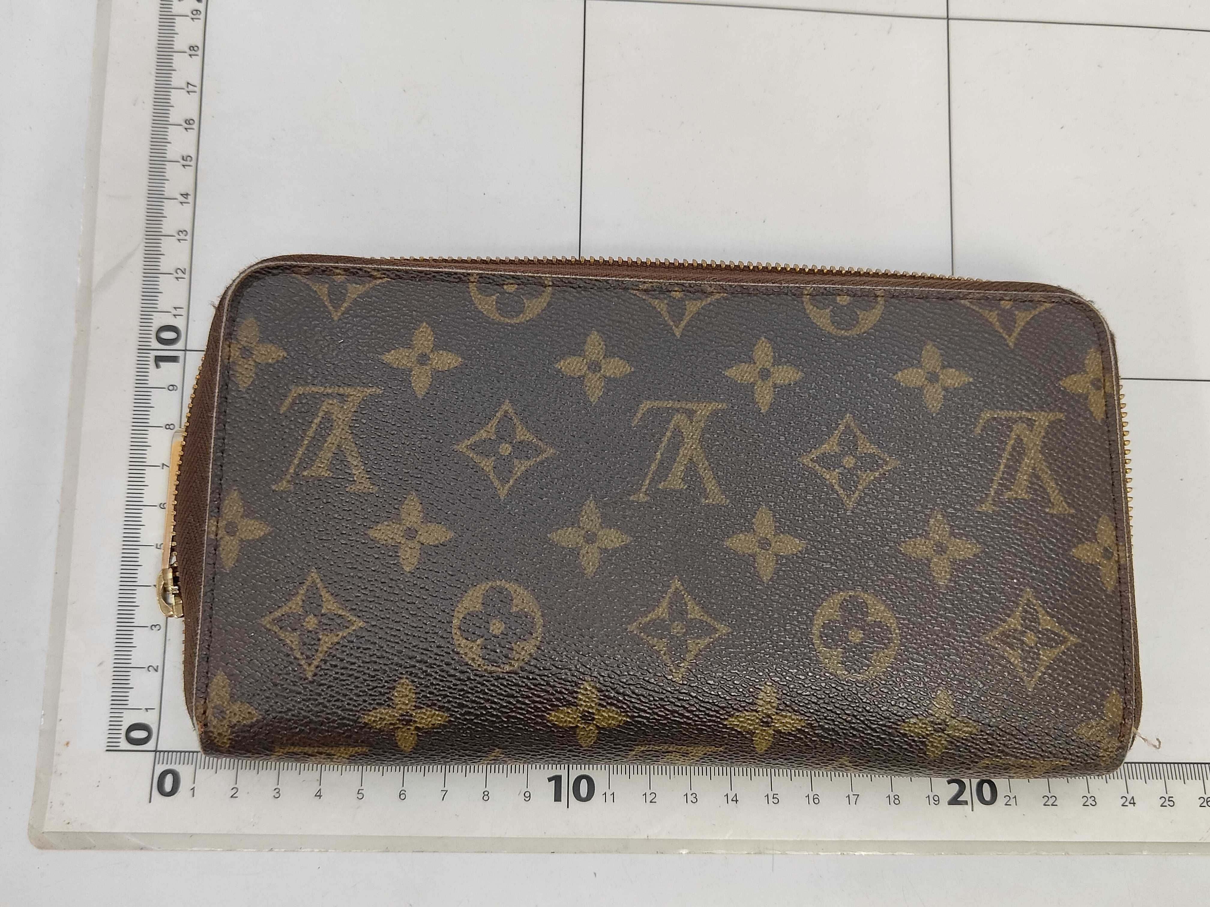 Monogram Louis Vuitton Monogram Zippy Organizer VI0026 Wallet — view 2