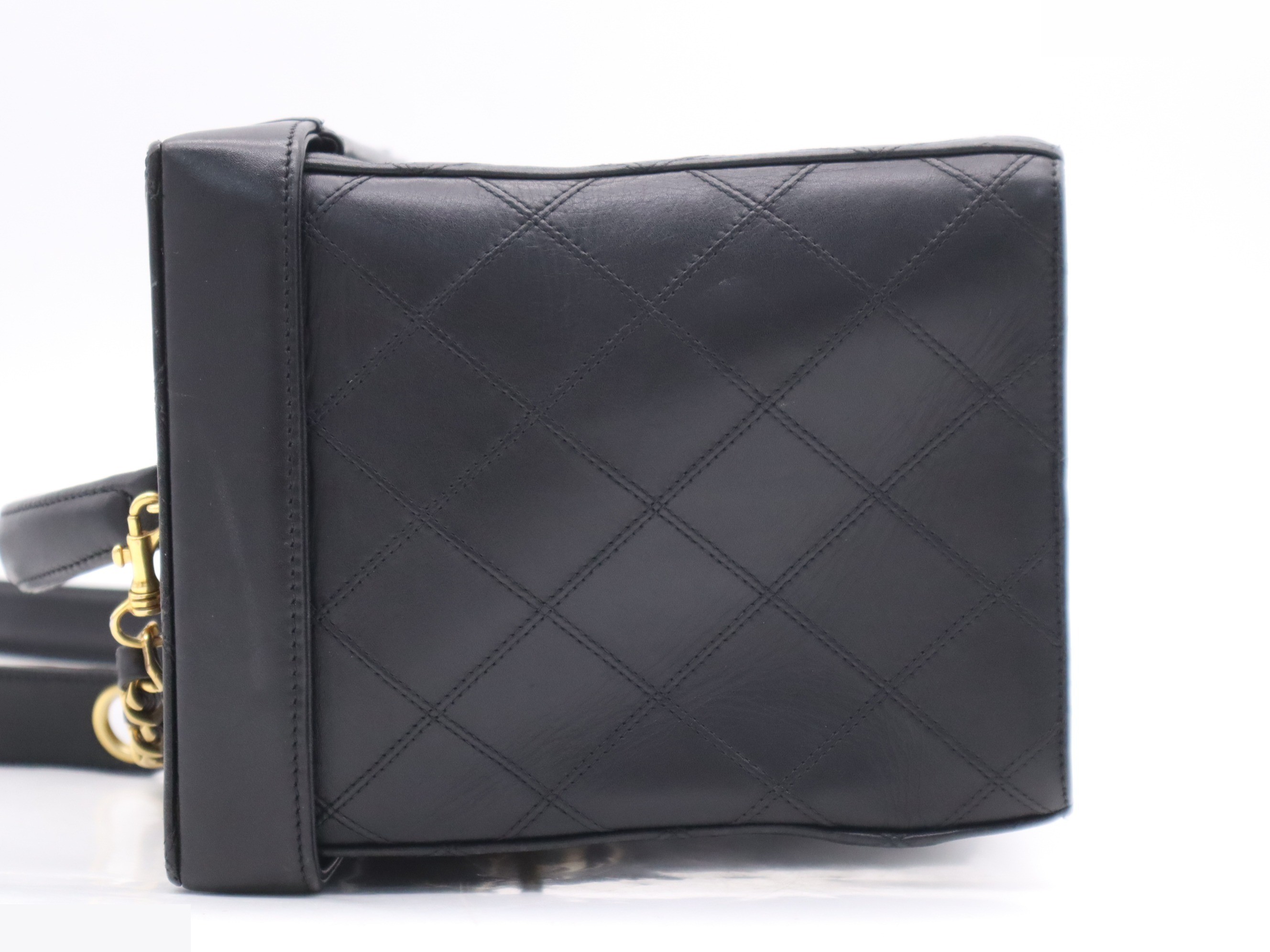 Leather 2-way vanity case, black, gold hardware, shoulder strap and seal included. — view 3