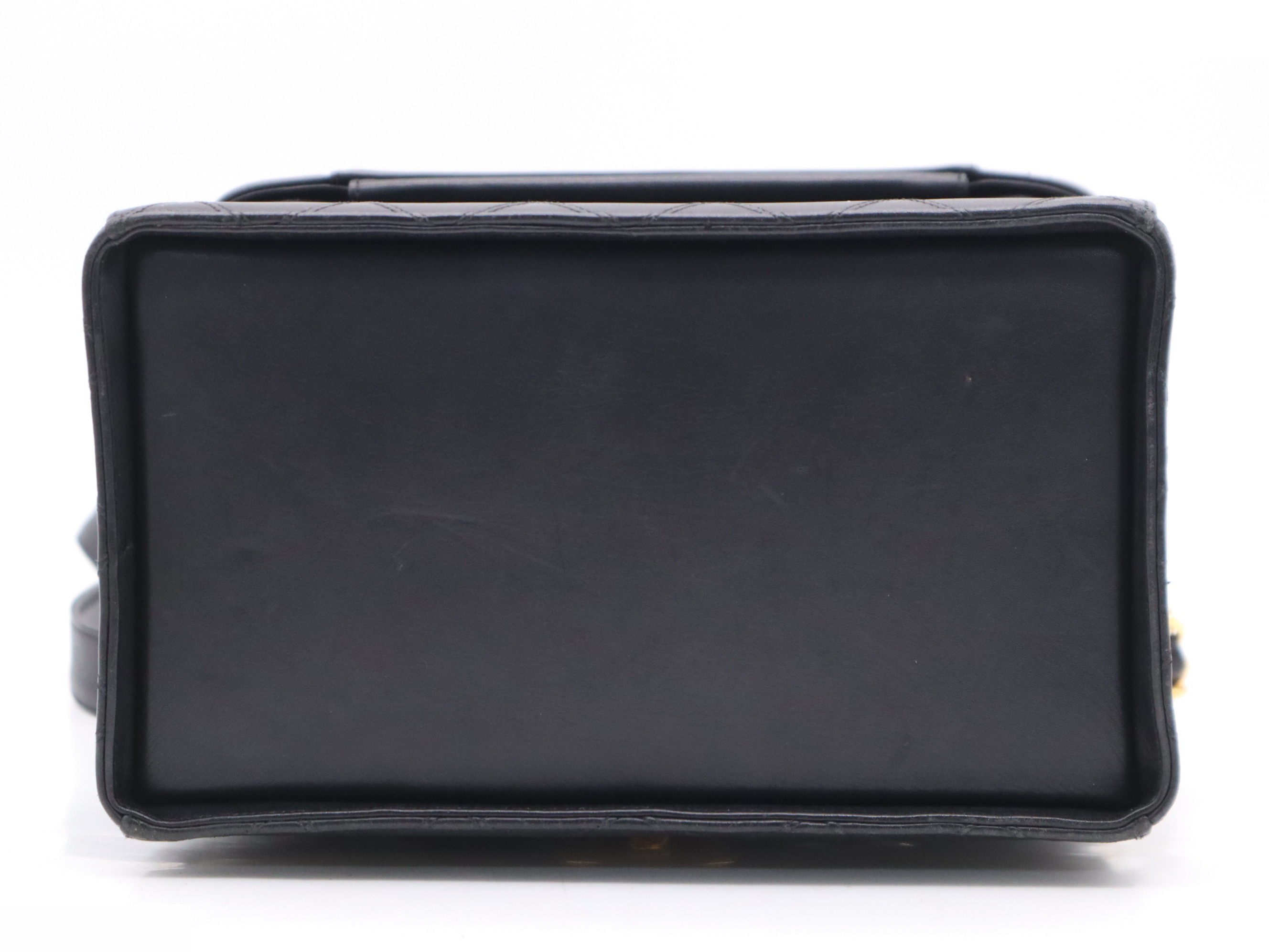 Leather 2-way vanity case, black, gold hardware, shoulder strap and seal included. — view 4