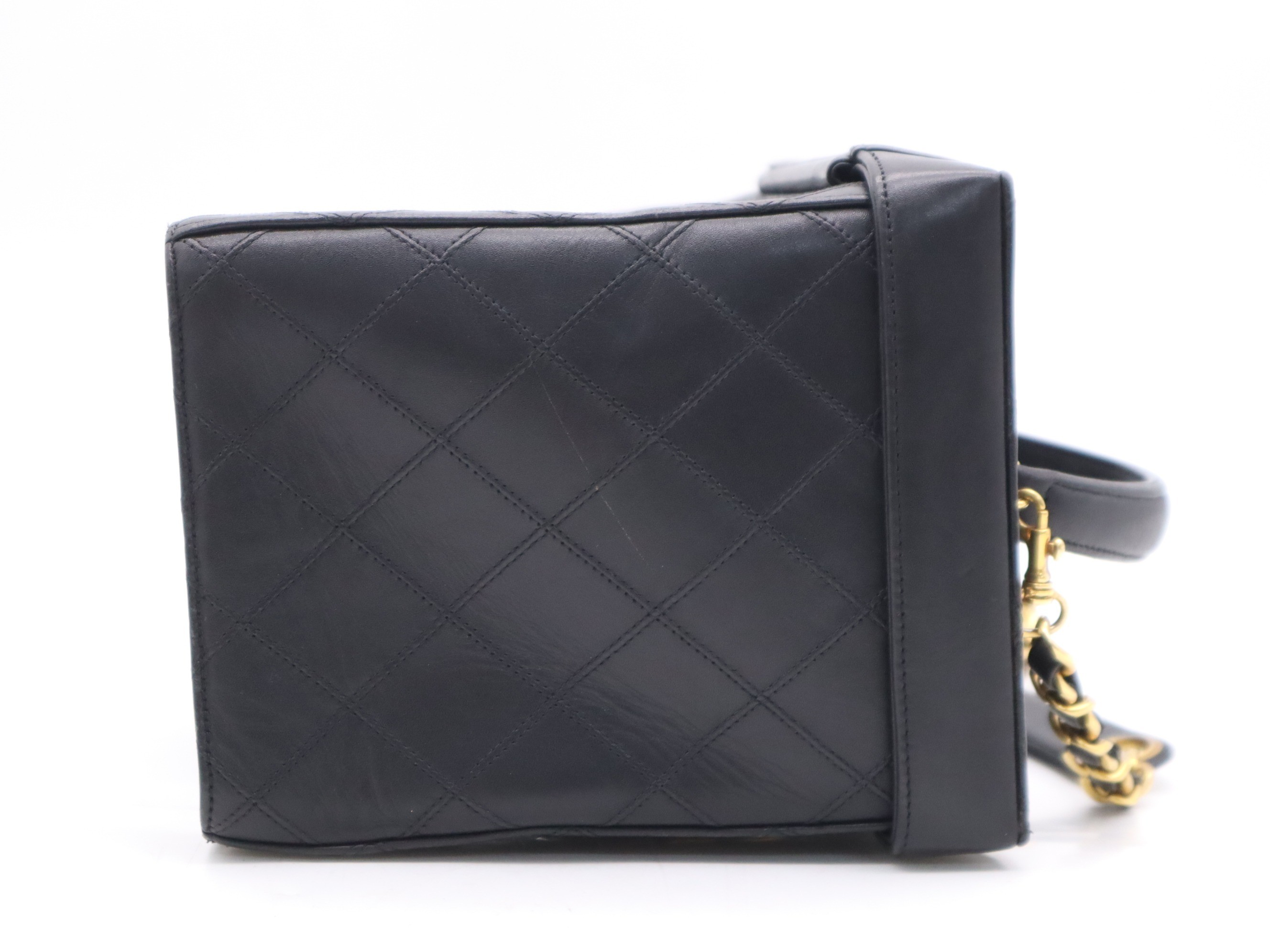 Leather 2-way vanity case, black, gold hardware, shoulder strap and seal included. — view 5