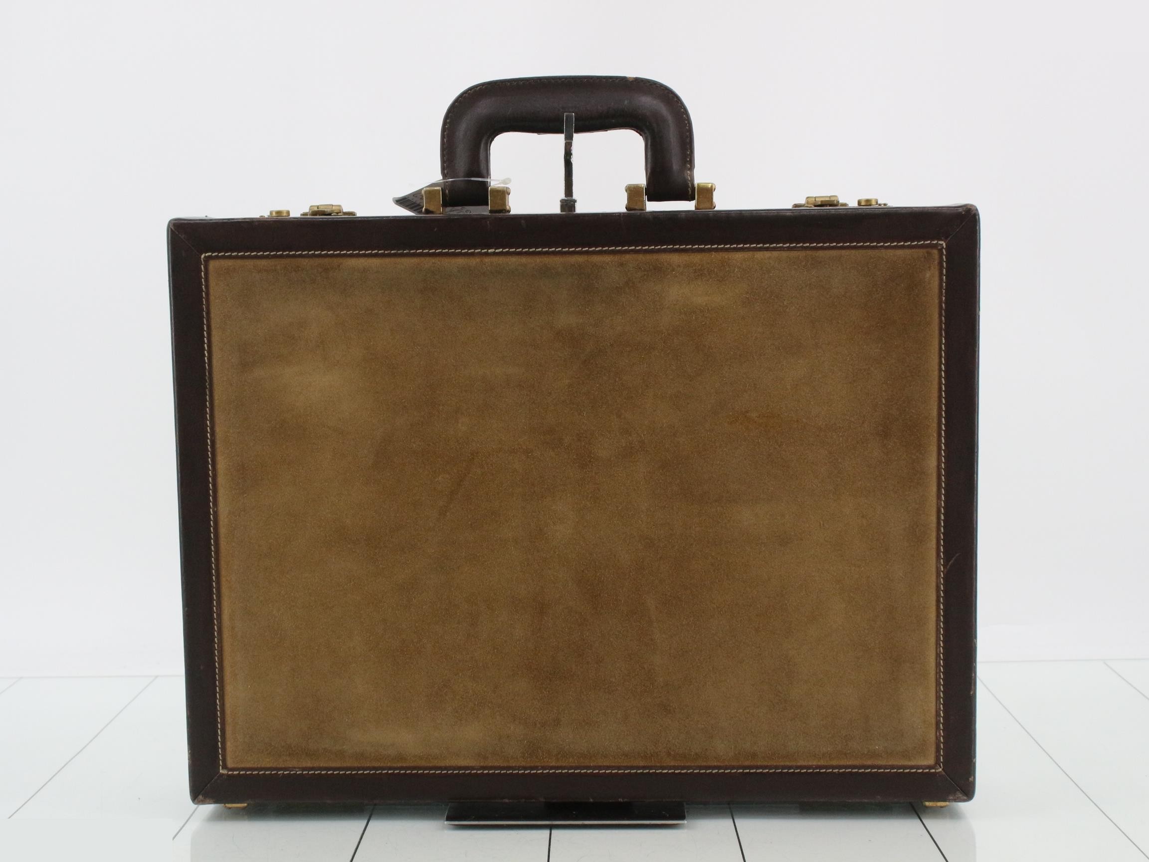 attaché case — view 2