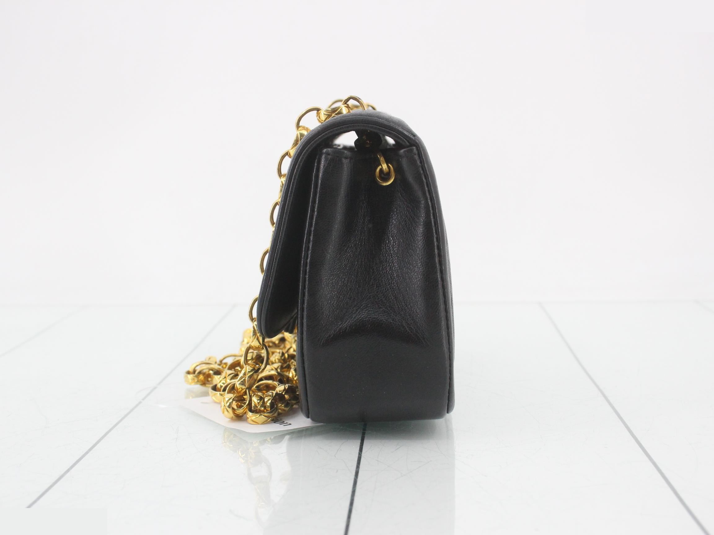 Matelassé (bag) - Shoulder bag — view 3