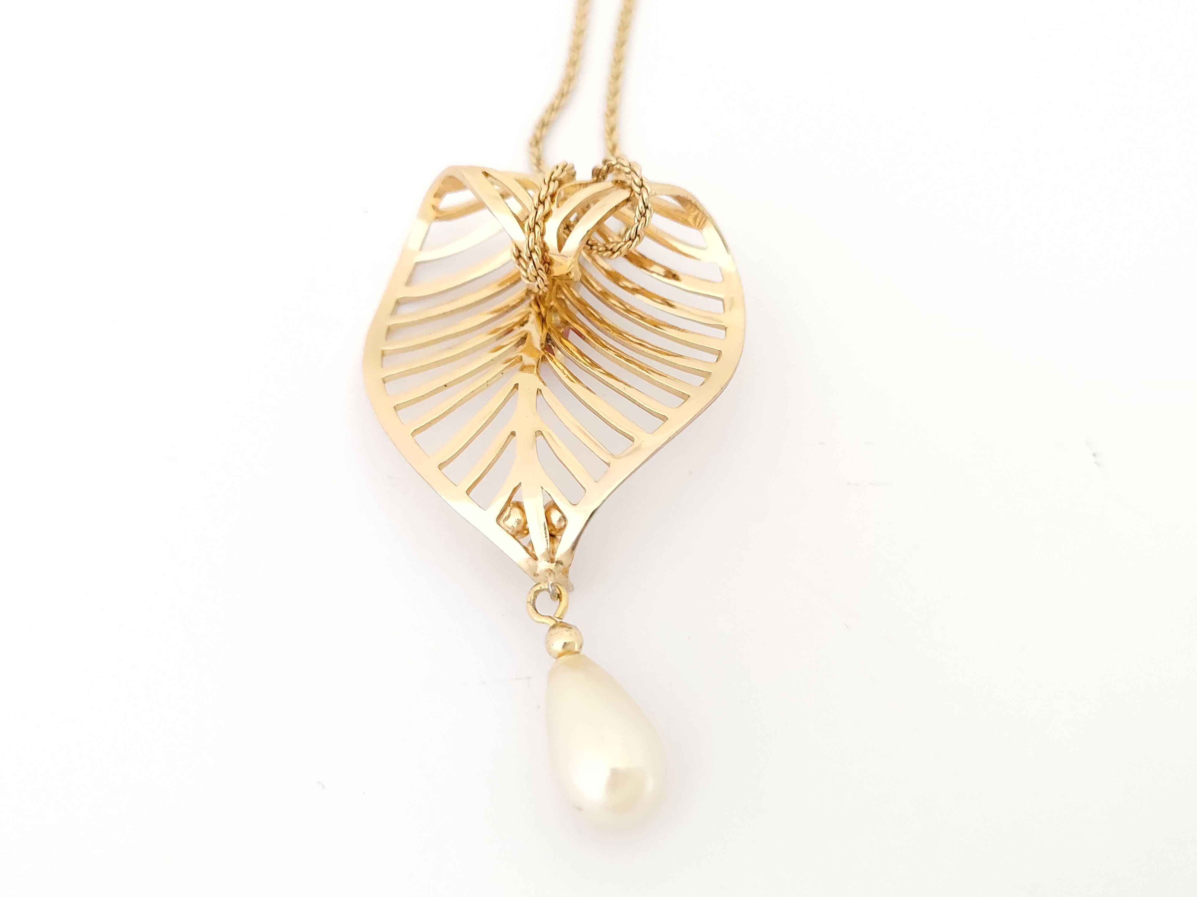 Christian pearl necklace — view 2