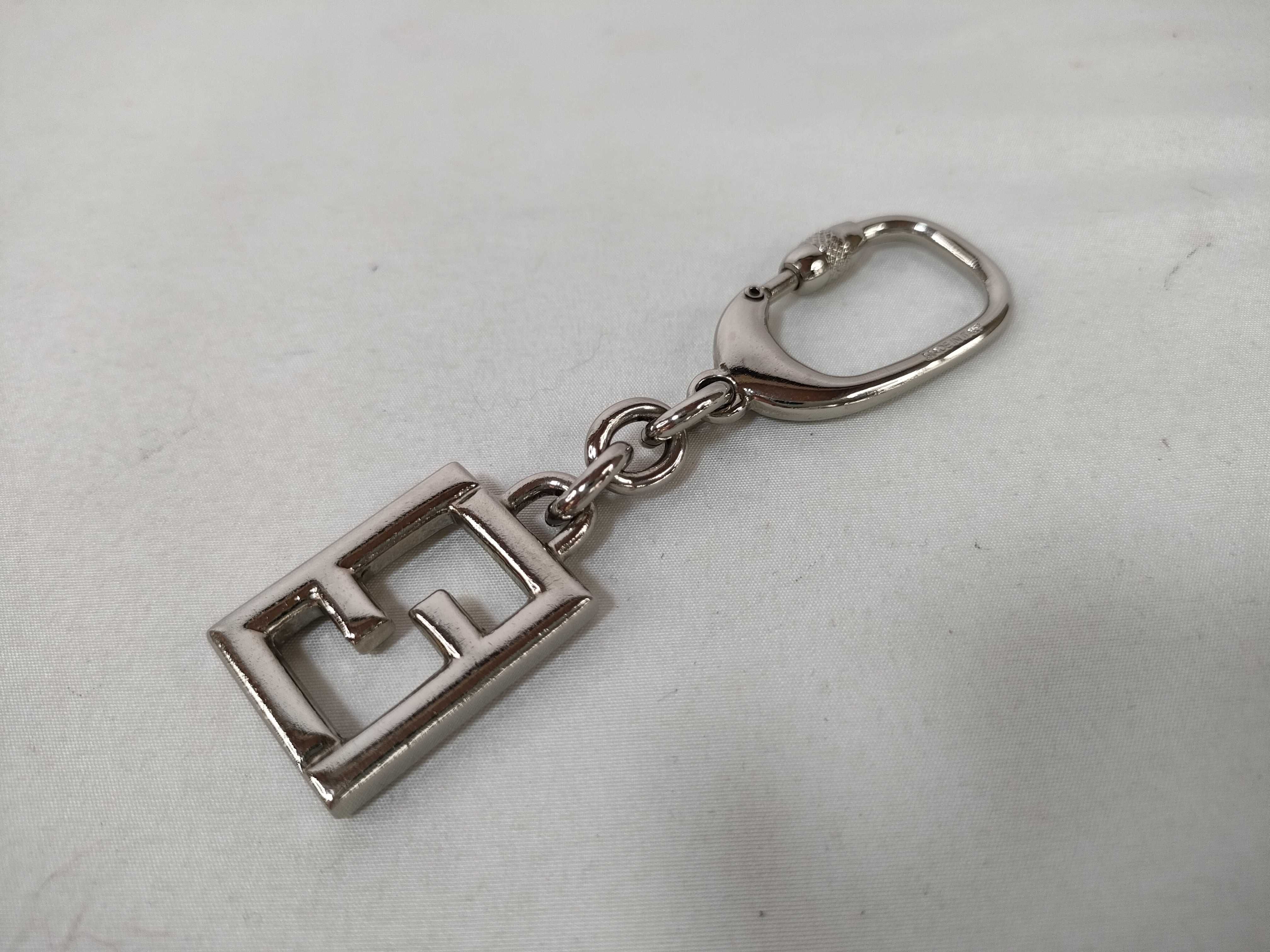 charm — view 8