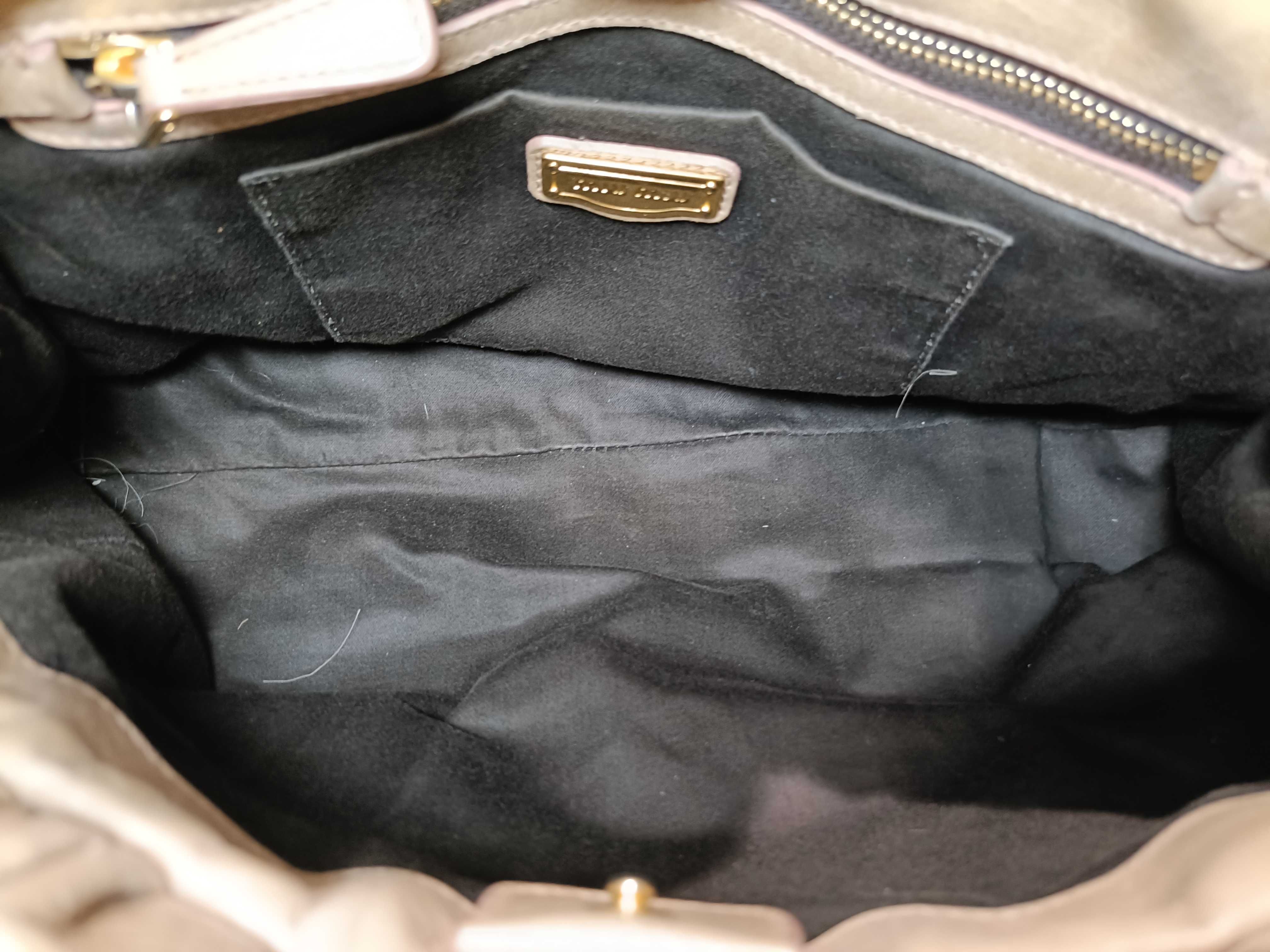 Vitello Luxe 2-Way Leather Shoulder Bag — view 10