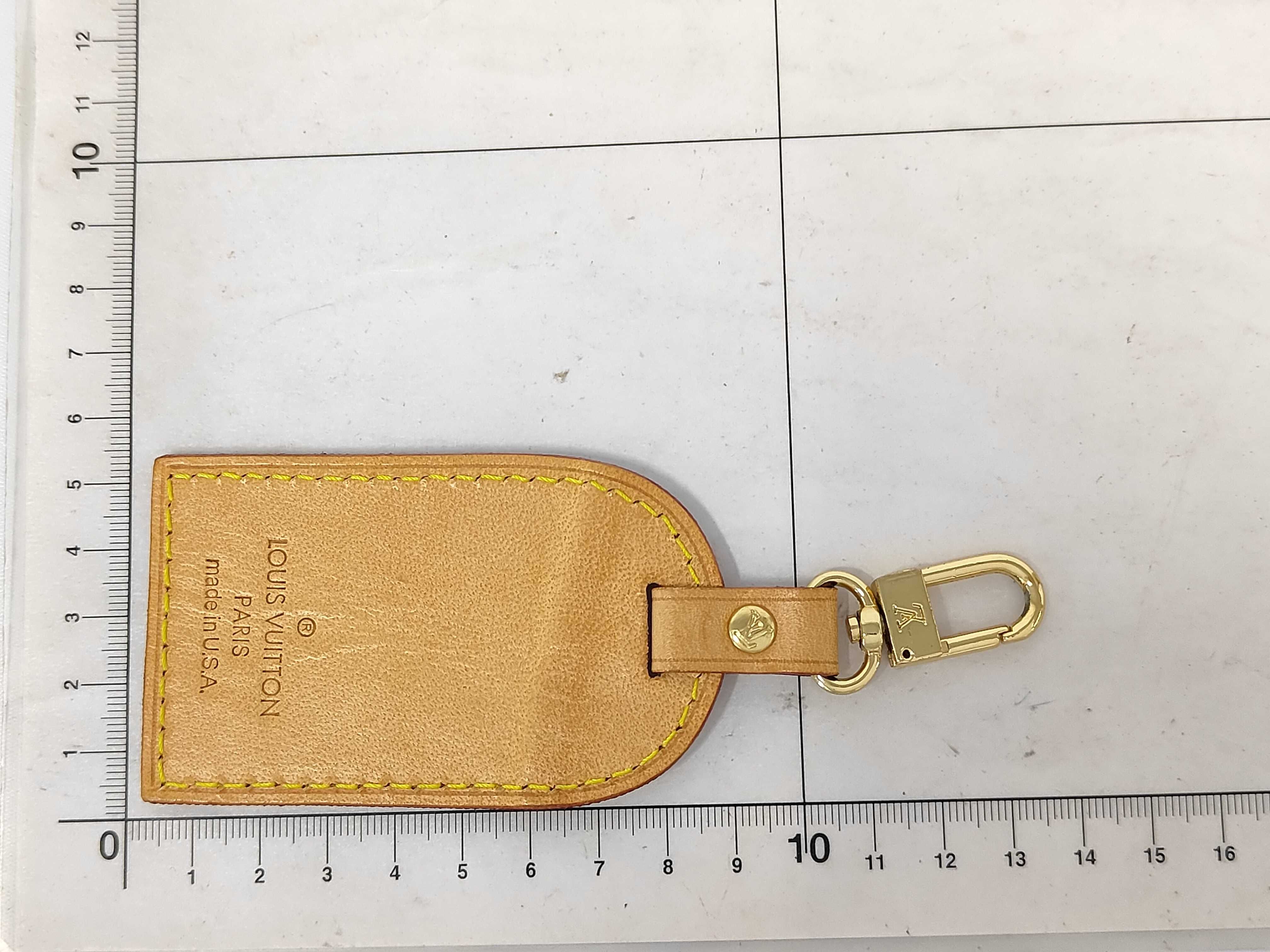 (Louis Vuitton) Takashi Murakami MOCA Limited Neverfull Name Tag and other accessories — view 3