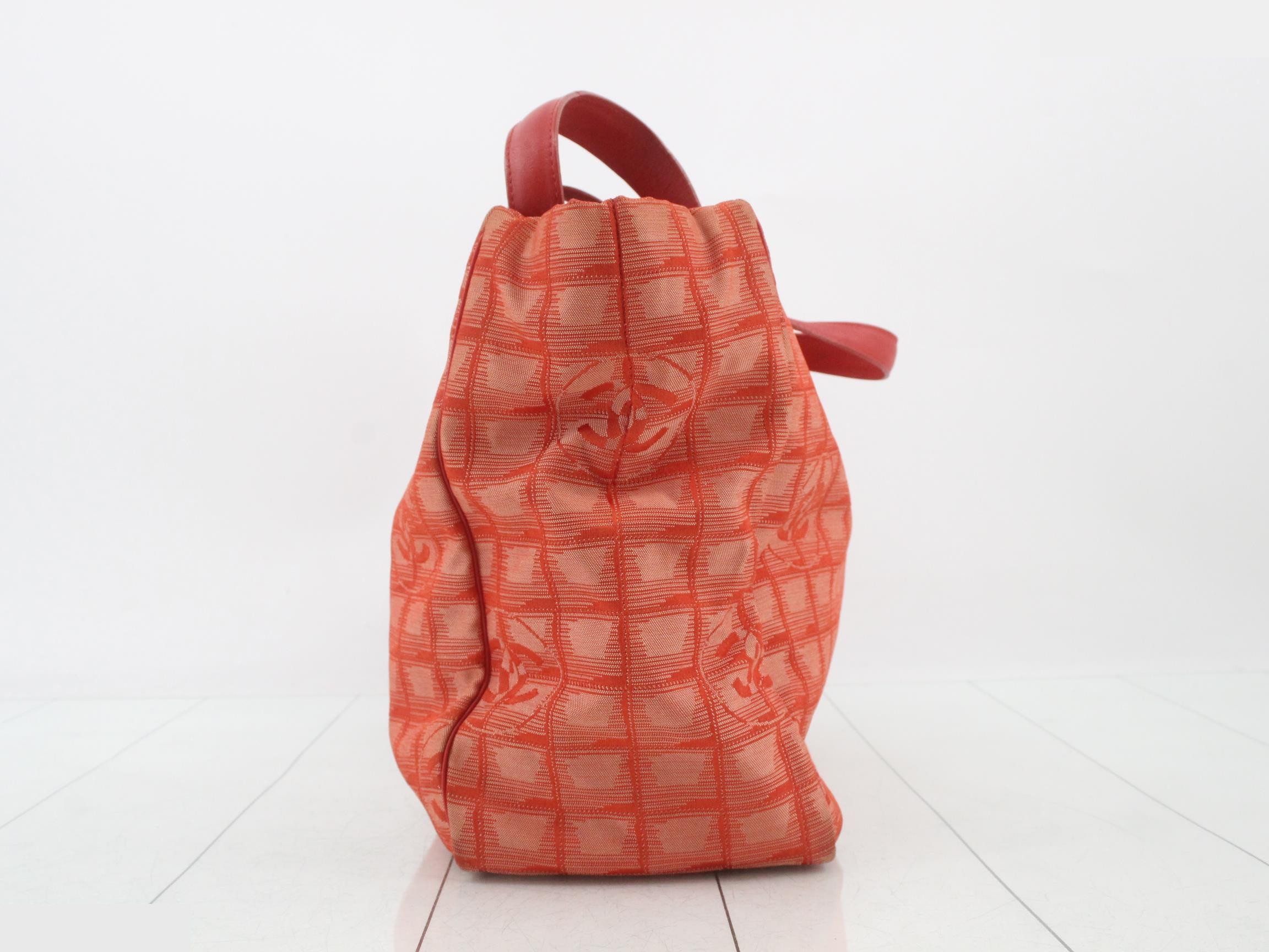 Neutra Tote MM — view 3
