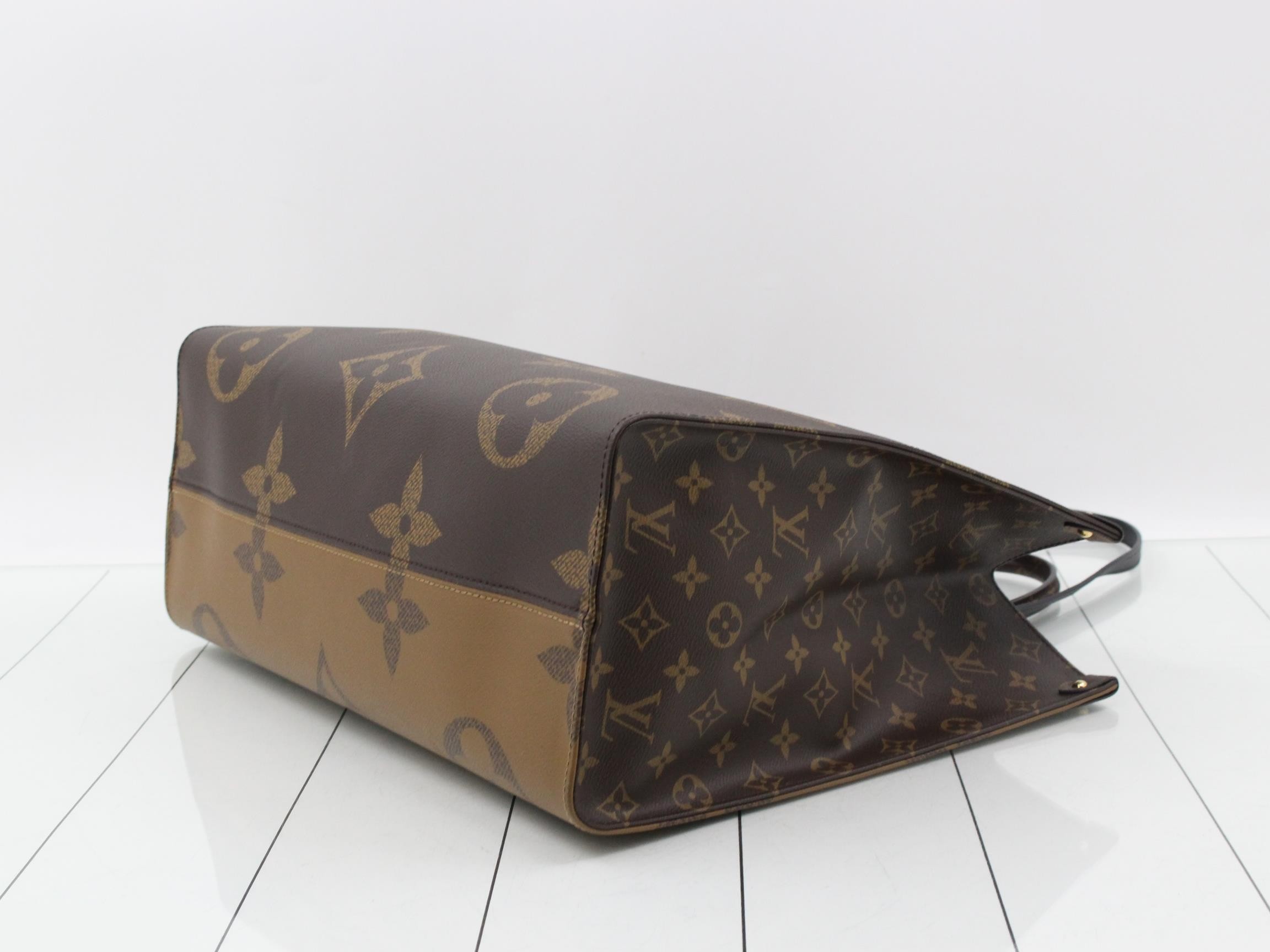 Monogram Giant Reverse OnTheGo GM 2-Way Tote Bag — view 6