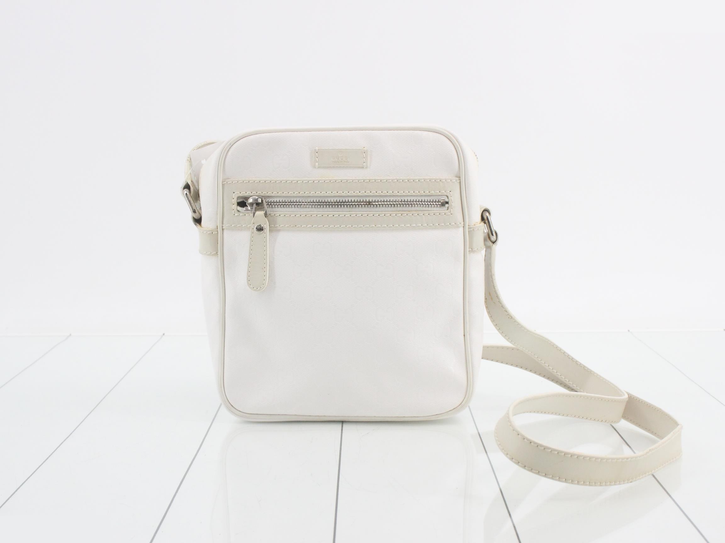 CROSSBODY