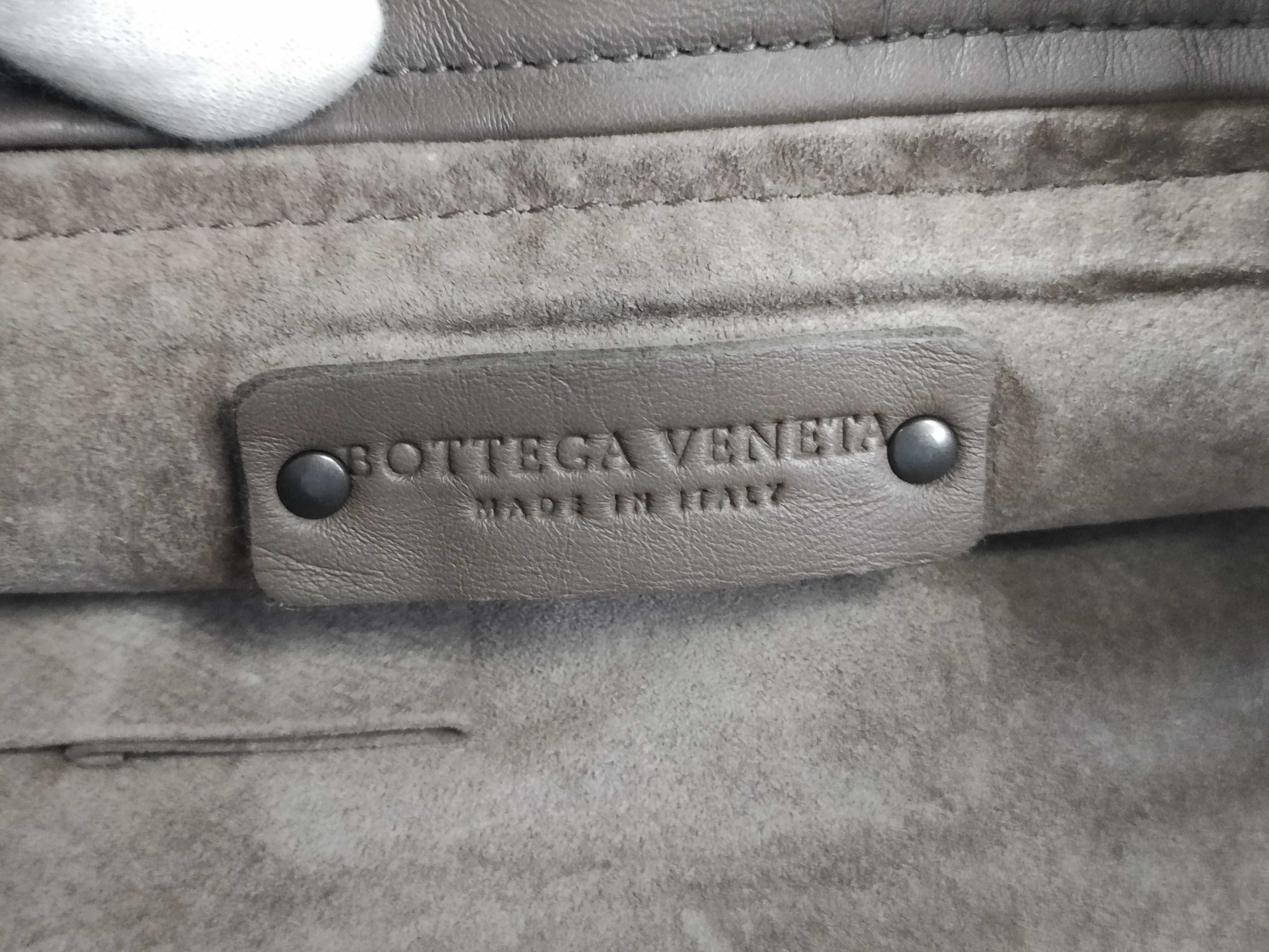 Intrecciato Leather Handbag, Greige Shoulder Bag — view 12