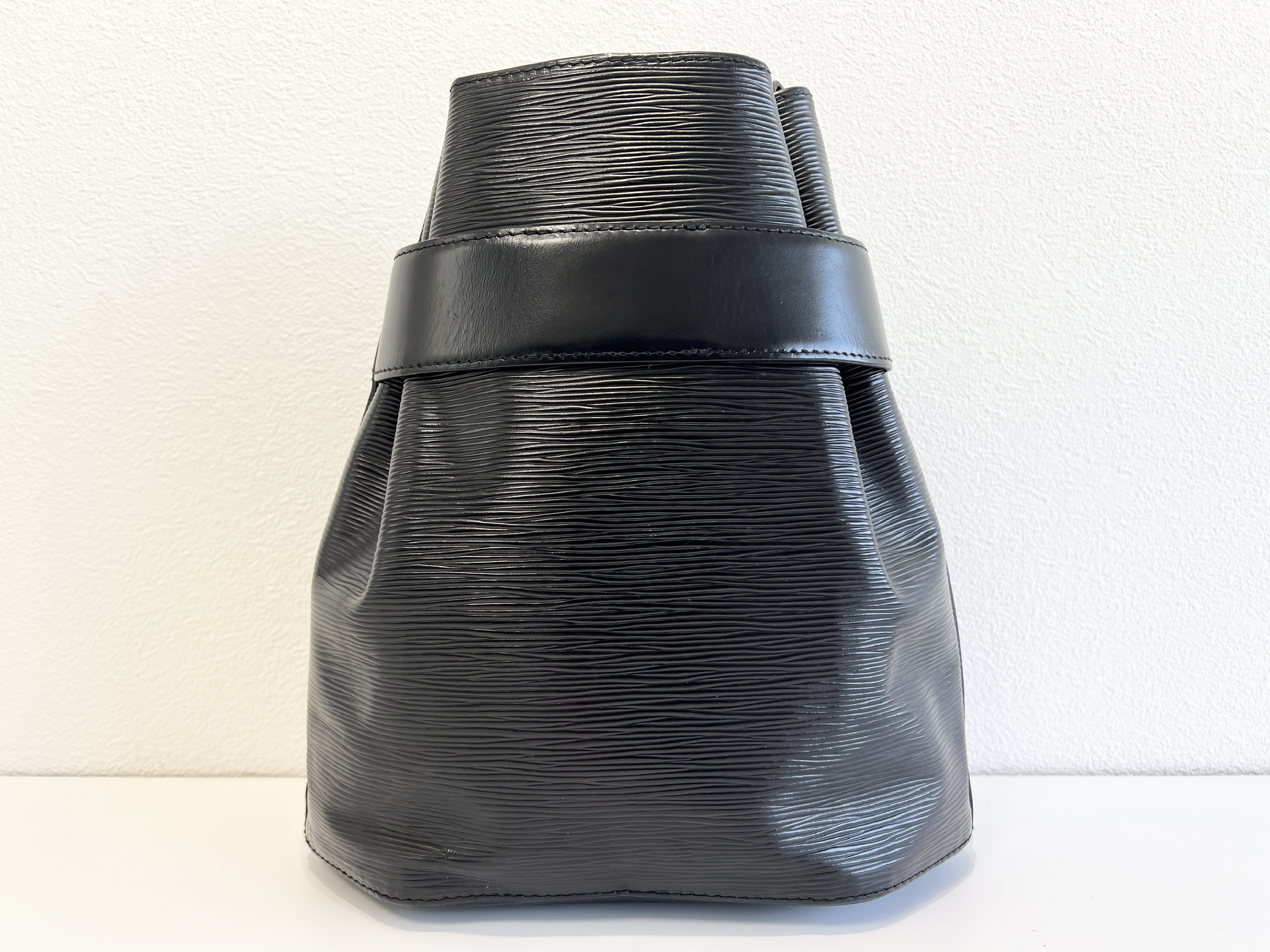 M80157 Epi Sac De Paul PM Leather Shoulder Bag — view 2