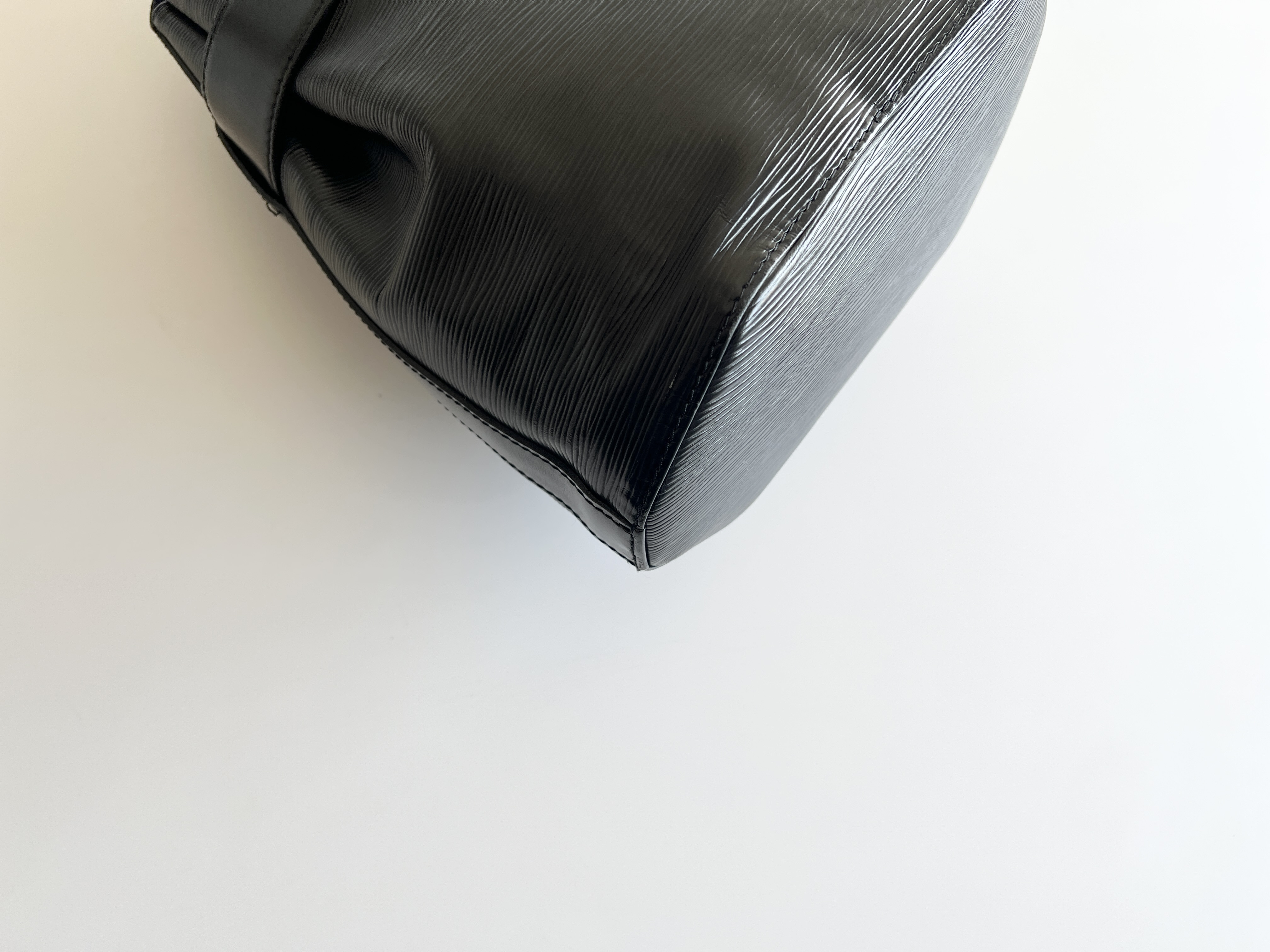 M80157 Epi Sac De Paul PM Leather Shoulder Bag — view 8