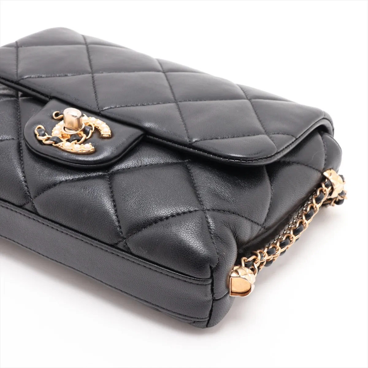 Matelassé Lambskin Chain Shoulder Bag, Pearl Black with Gold Hardware, K3GGKX84, Random Plate — view 3
