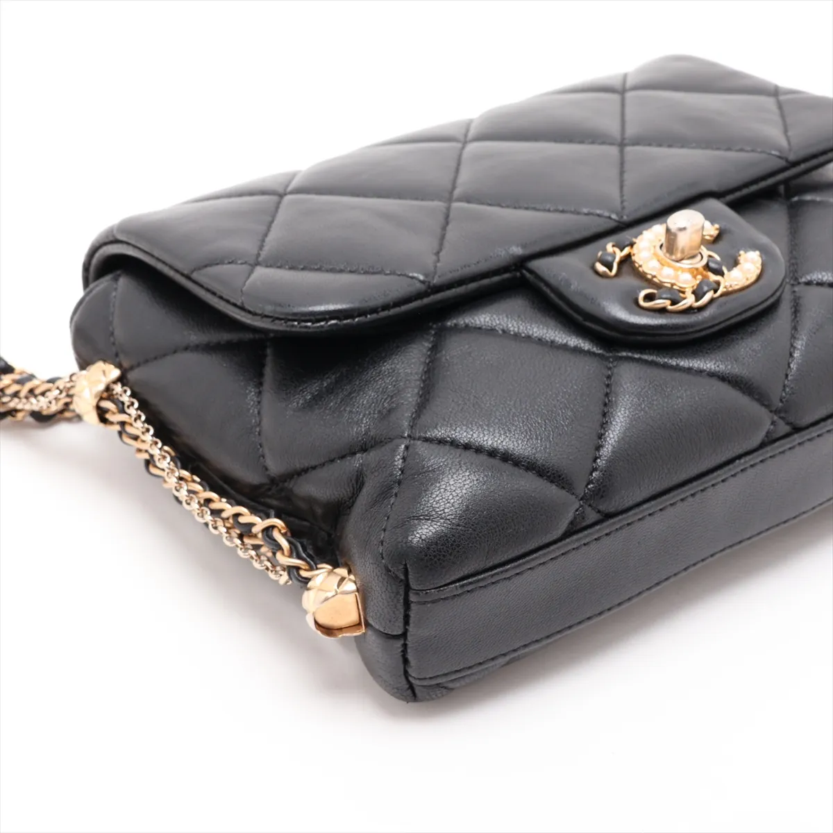 Matelassé Lambskin Chain Shoulder Bag, Pearl Black with Gold Hardware, K3GGKX84, Random Plate — view 4
