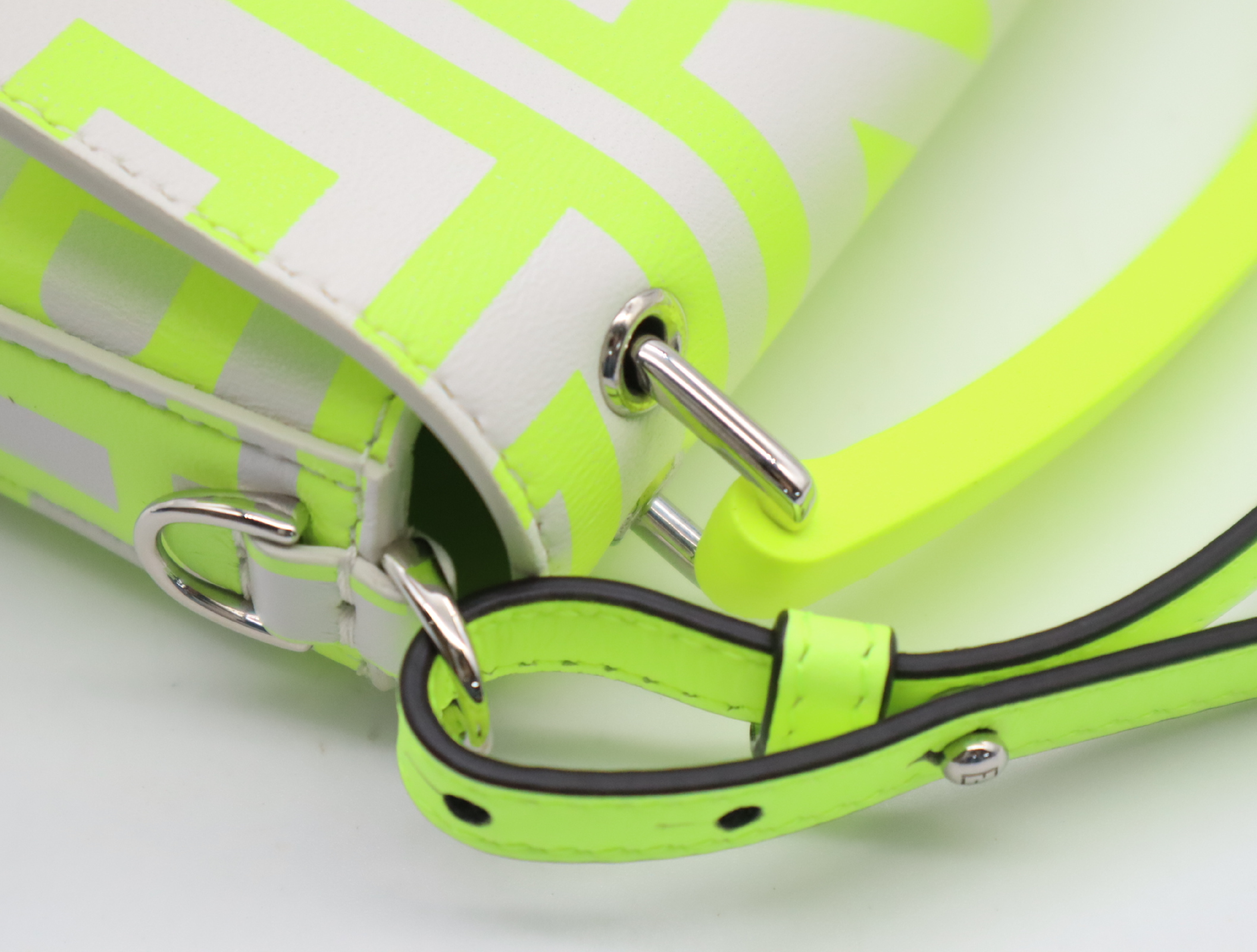 x Marc Jacobs collaboration baguette phone pouch, yellow, silver hardware, with dust bag, shoulder bag. — view 8