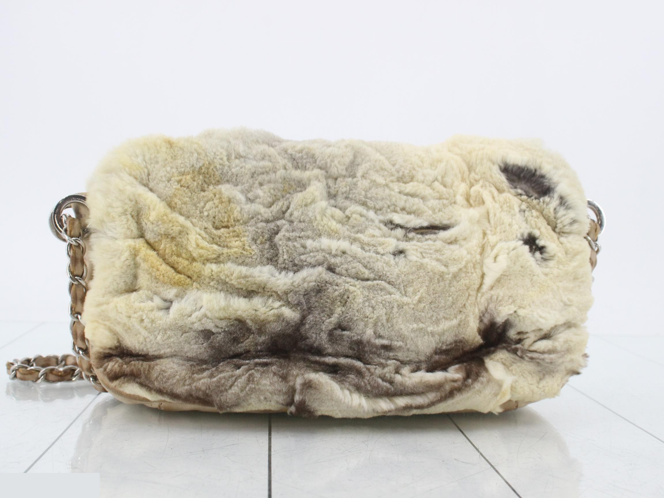 Chain shoulder bag, fur, 11013565, ivory, BC — view 2
