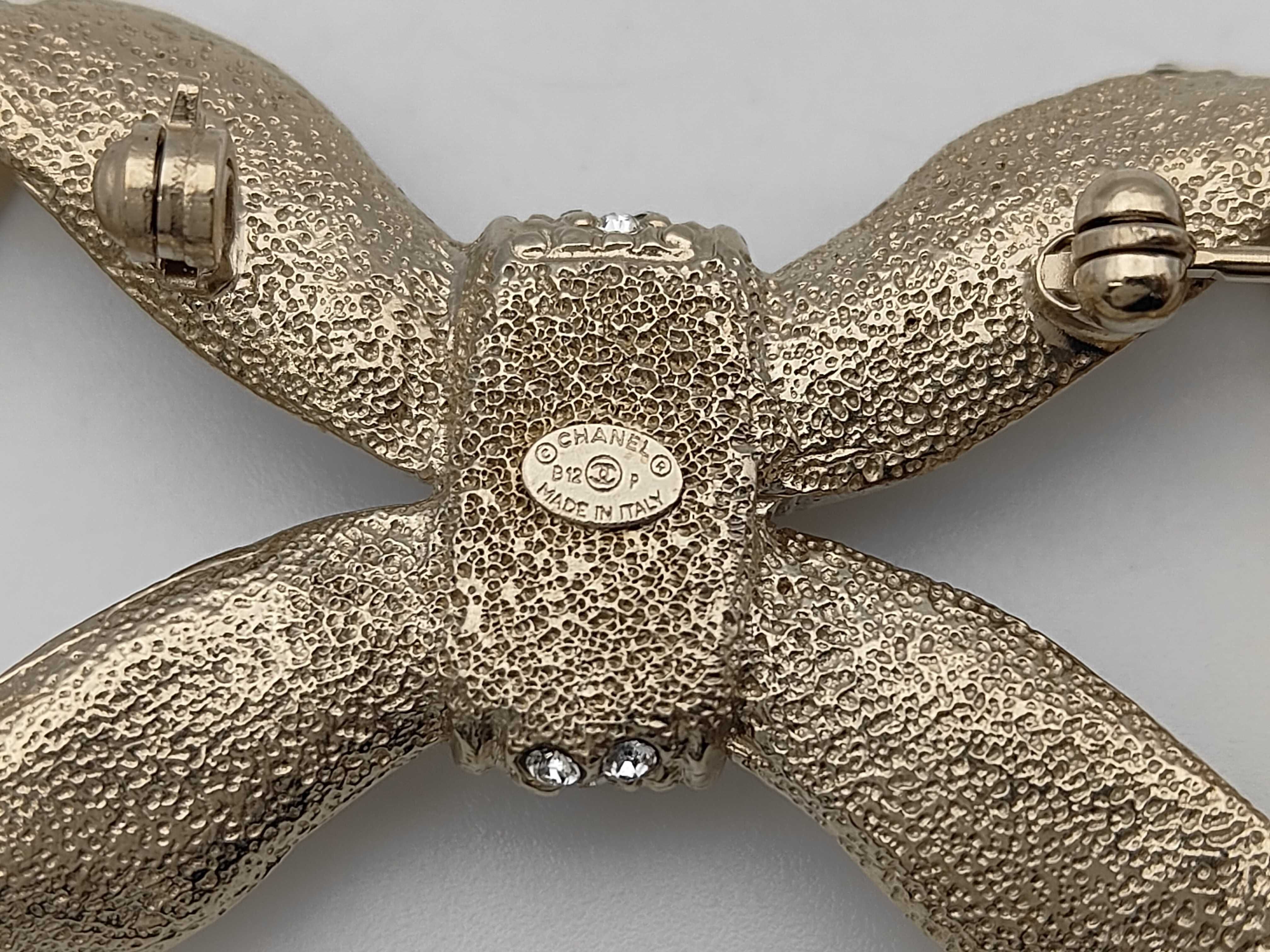 brooch — view 4