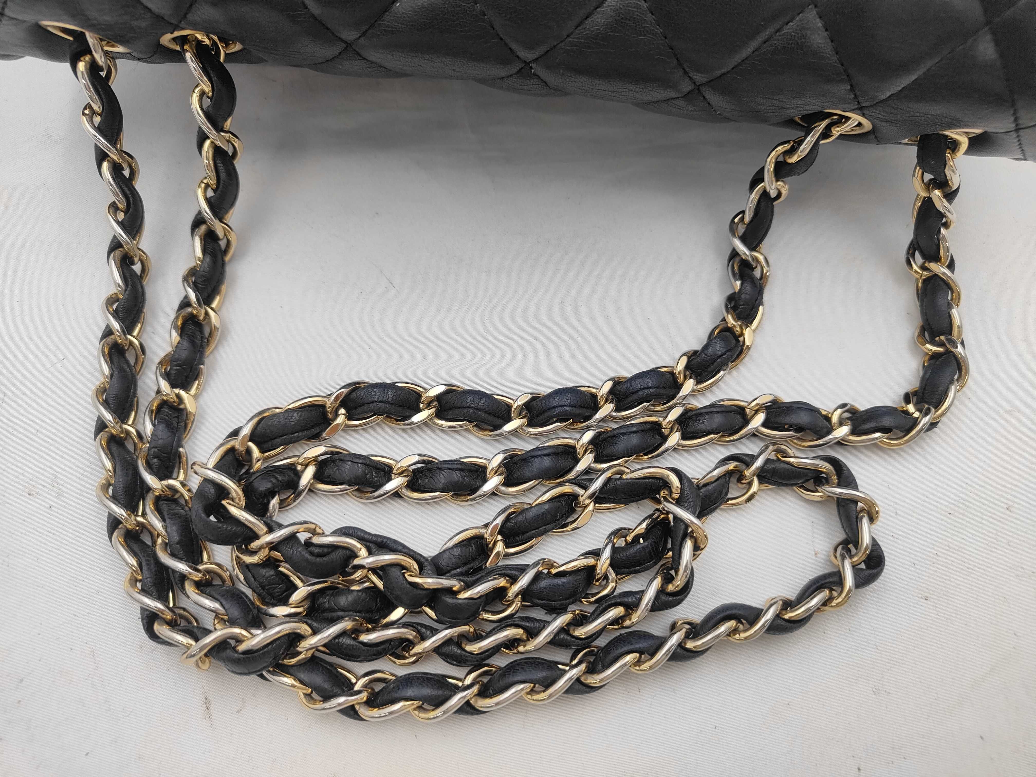 Jumbo Chain Bag Shoulder Bag — view 3