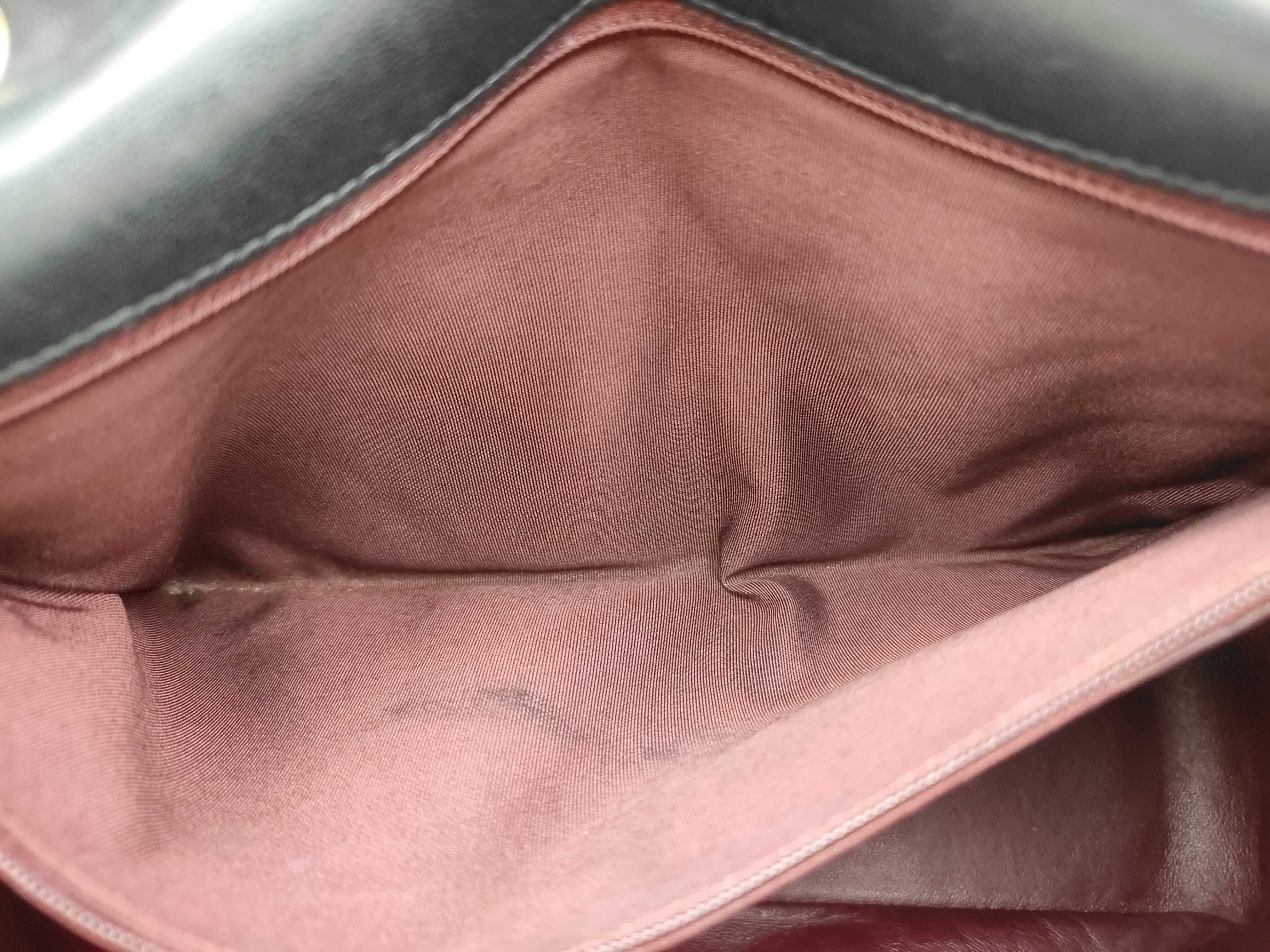Jumbo Chain Bag Shoulder Bag — view 9