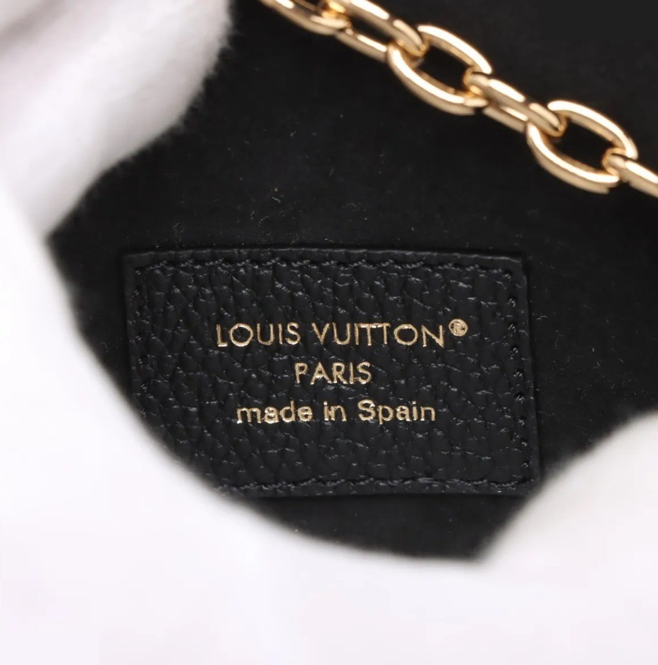 Boxed Monogram Empreinte Belt Pouch Metis — view 7