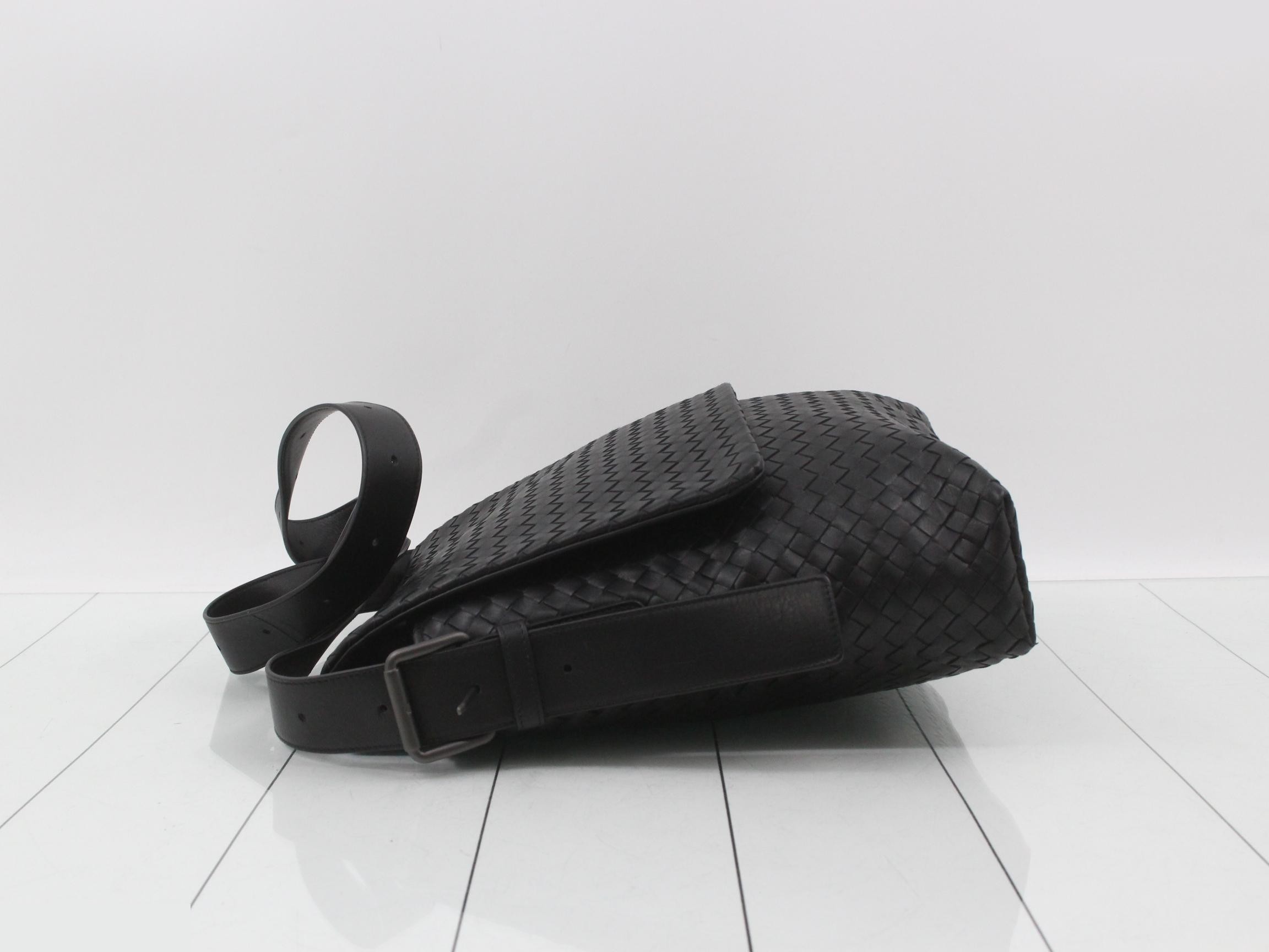 Intrecciato Shoulder Bag, Black — view 4