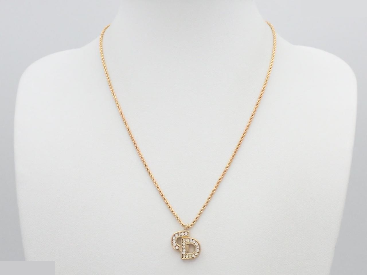 Other lines: Precious metals, necklaces, pendants — view 3