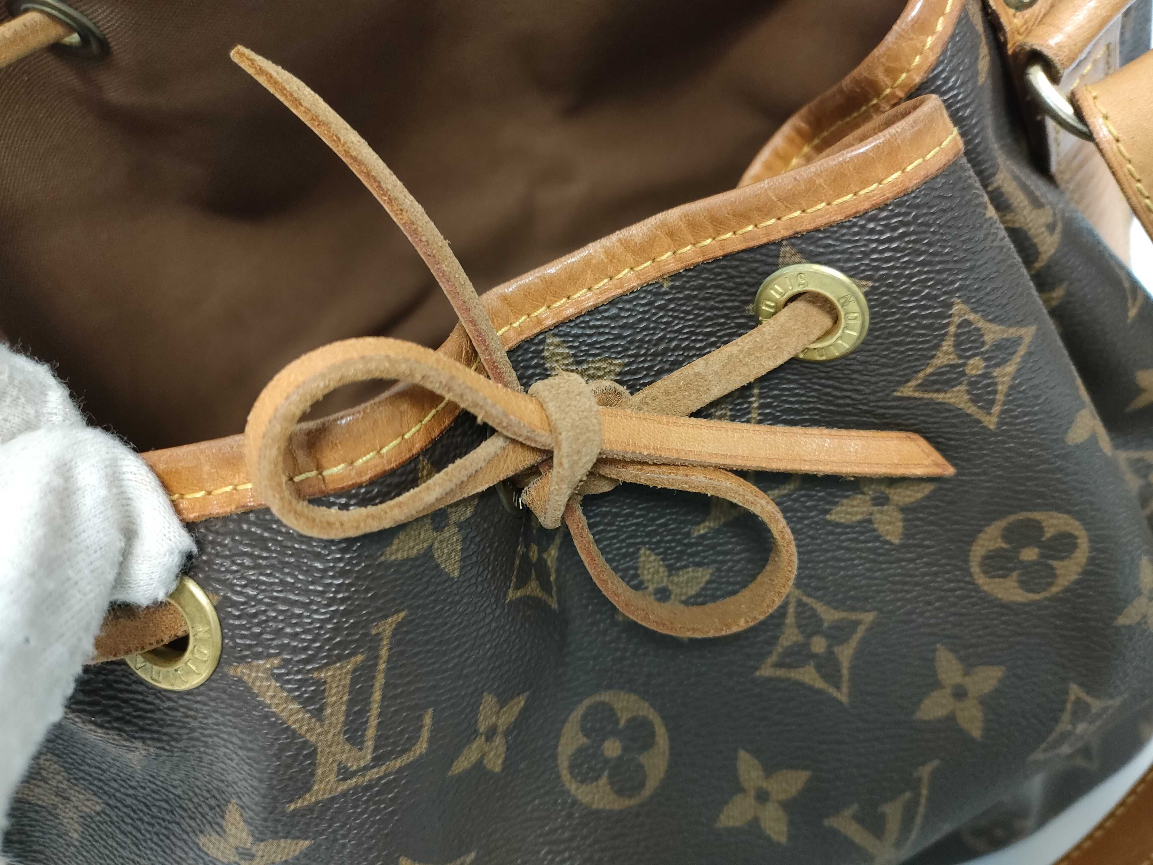 Monogram Louis Vuitton Petit Noe Monogram M42226 Shoulder Bag — view 9