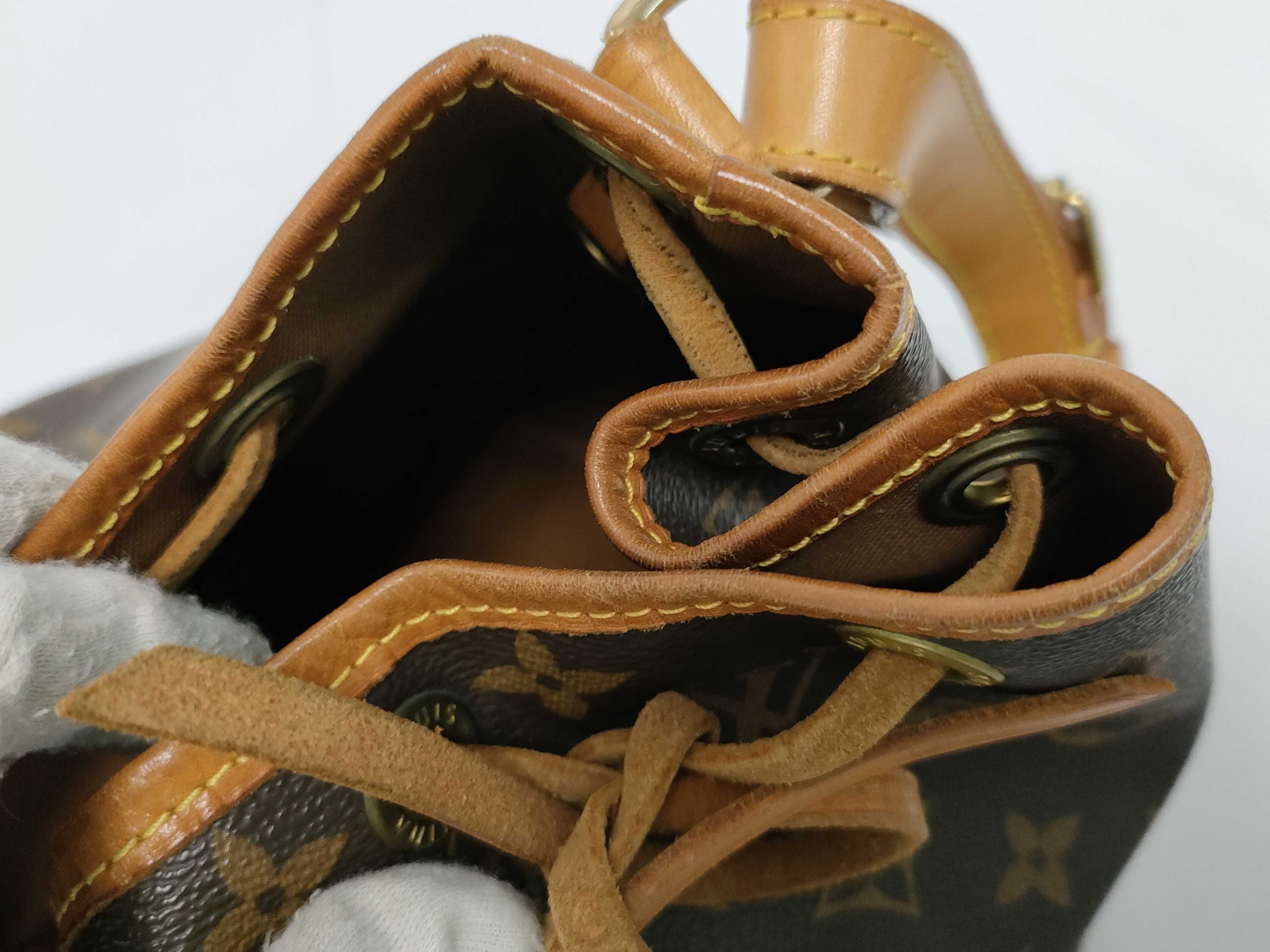 Monogram Louis Vuitton Petit Noe Monogram M42226 Shoulder Bag — view 10