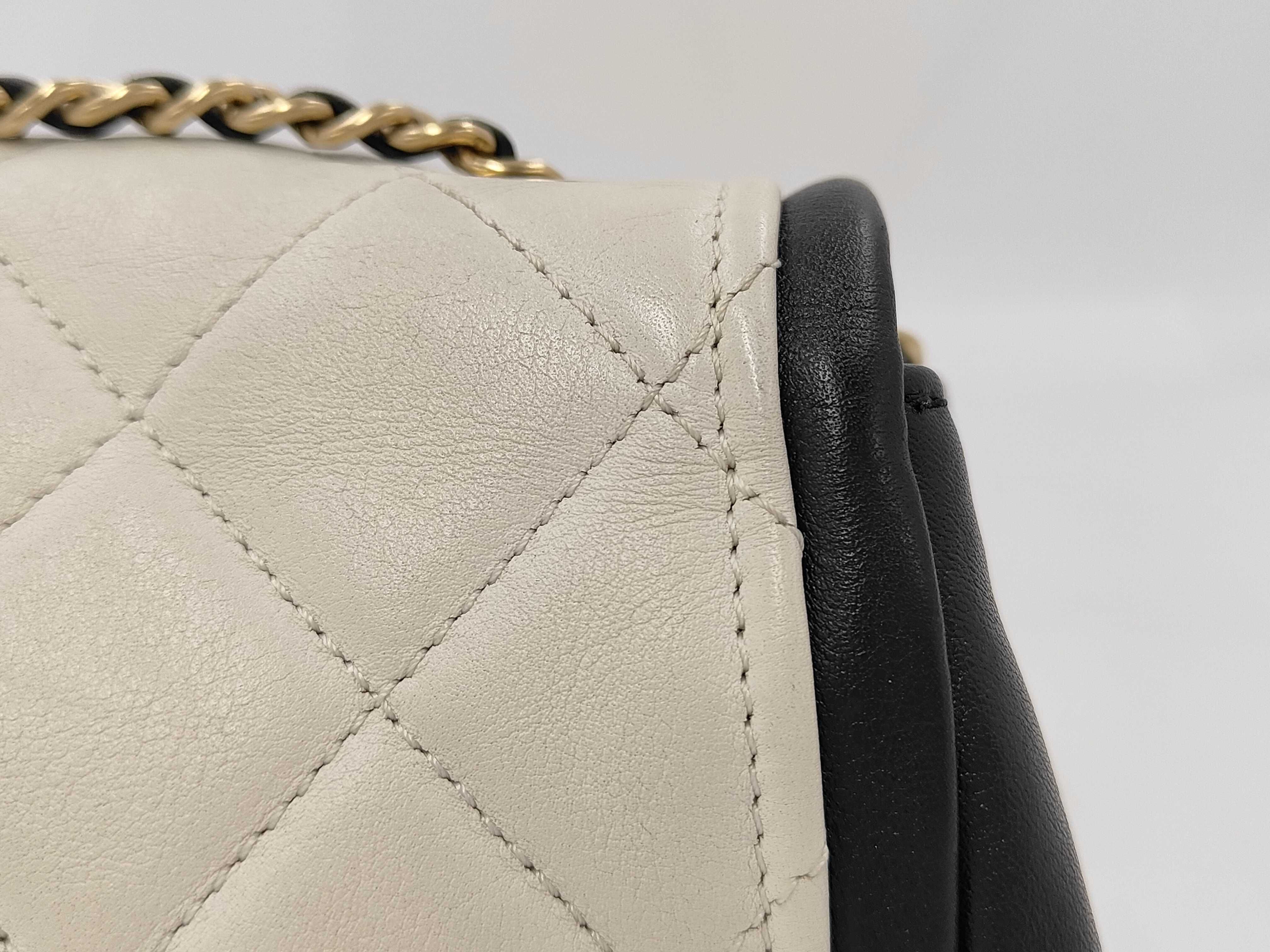 Mini Matelasse Bicolor Chain Bag Shoulder Bag — view 3