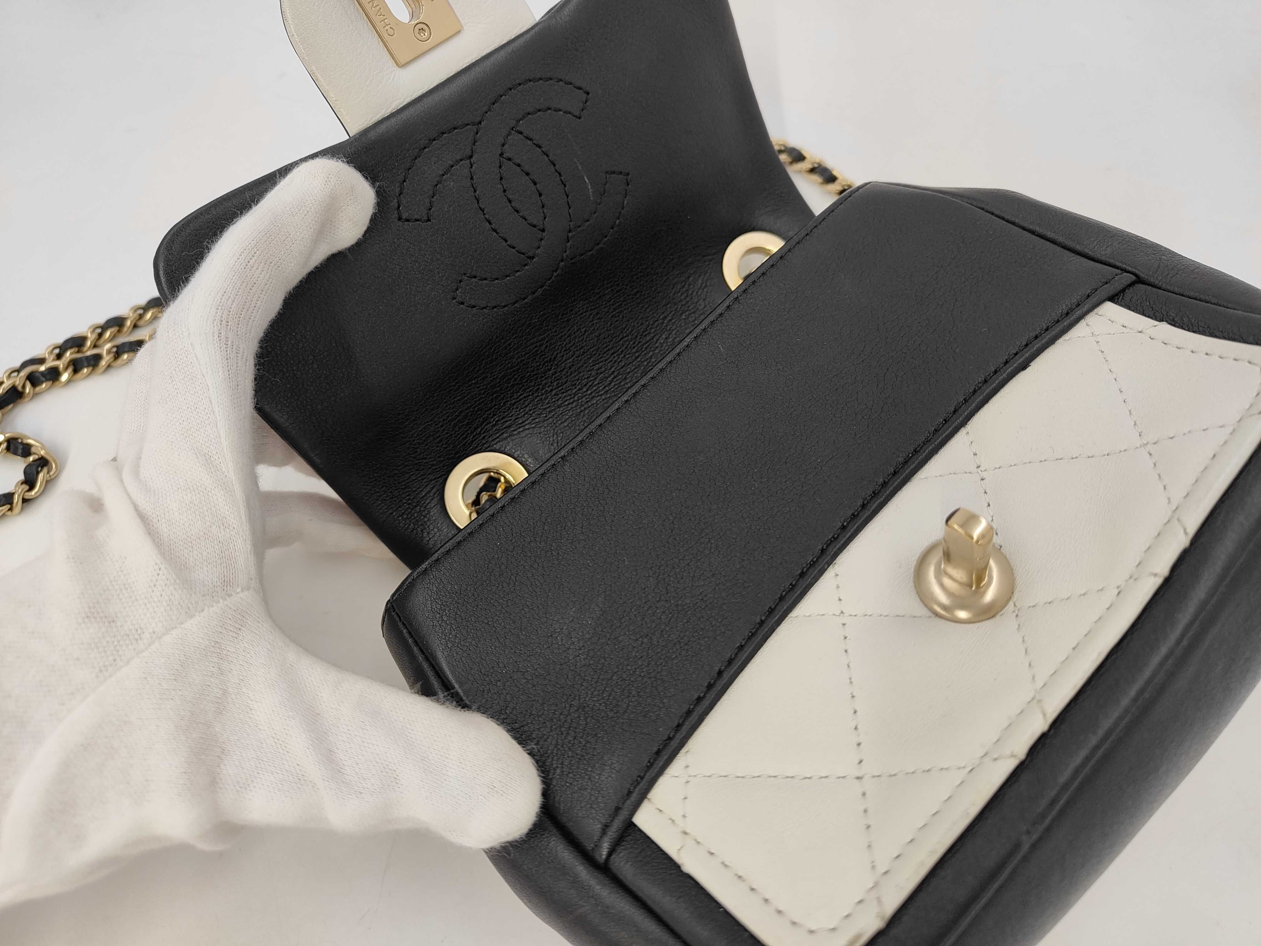 Mini Matelasse Bicolor Chain Bag Shoulder Bag — view 9
