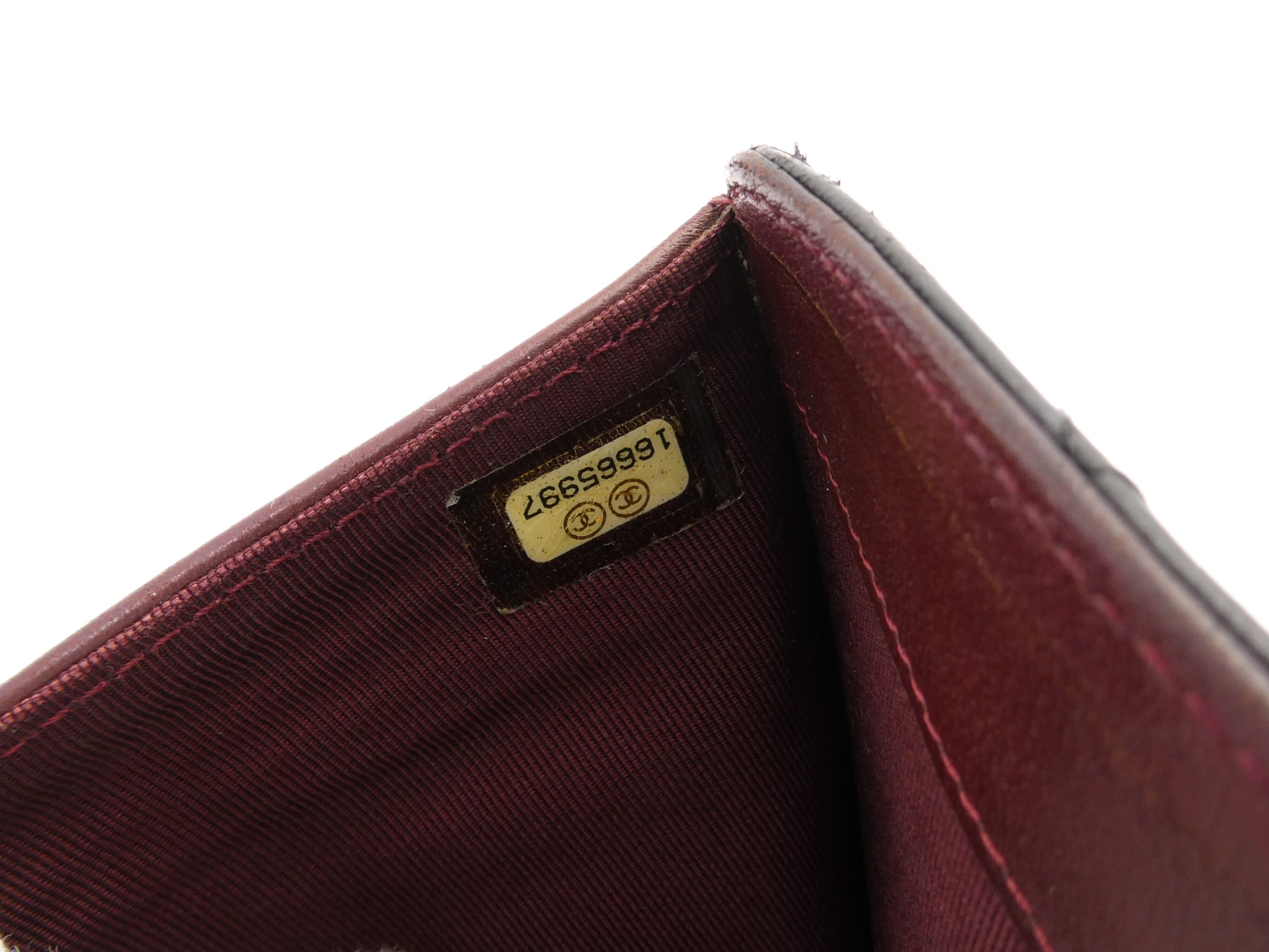 Matelassé Coco Mark Bi-fold Long Wallet — view 9