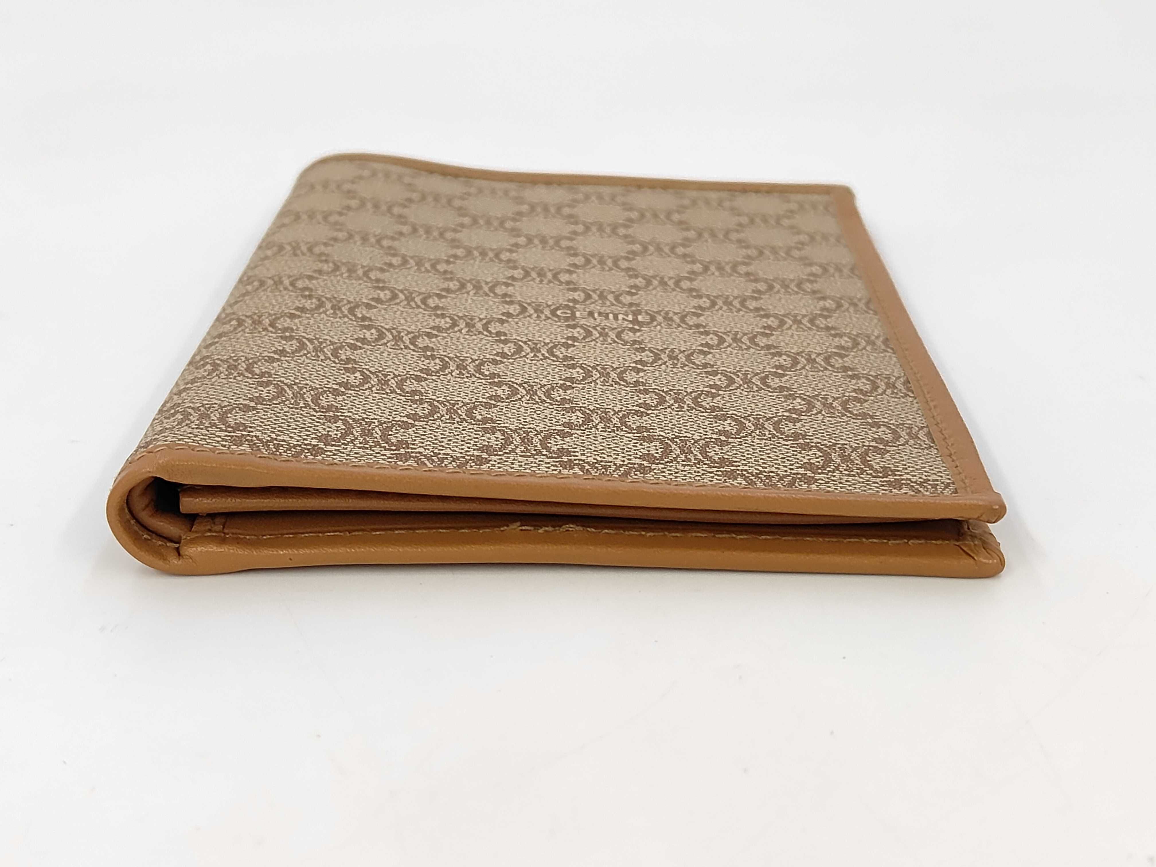wallet — view 3