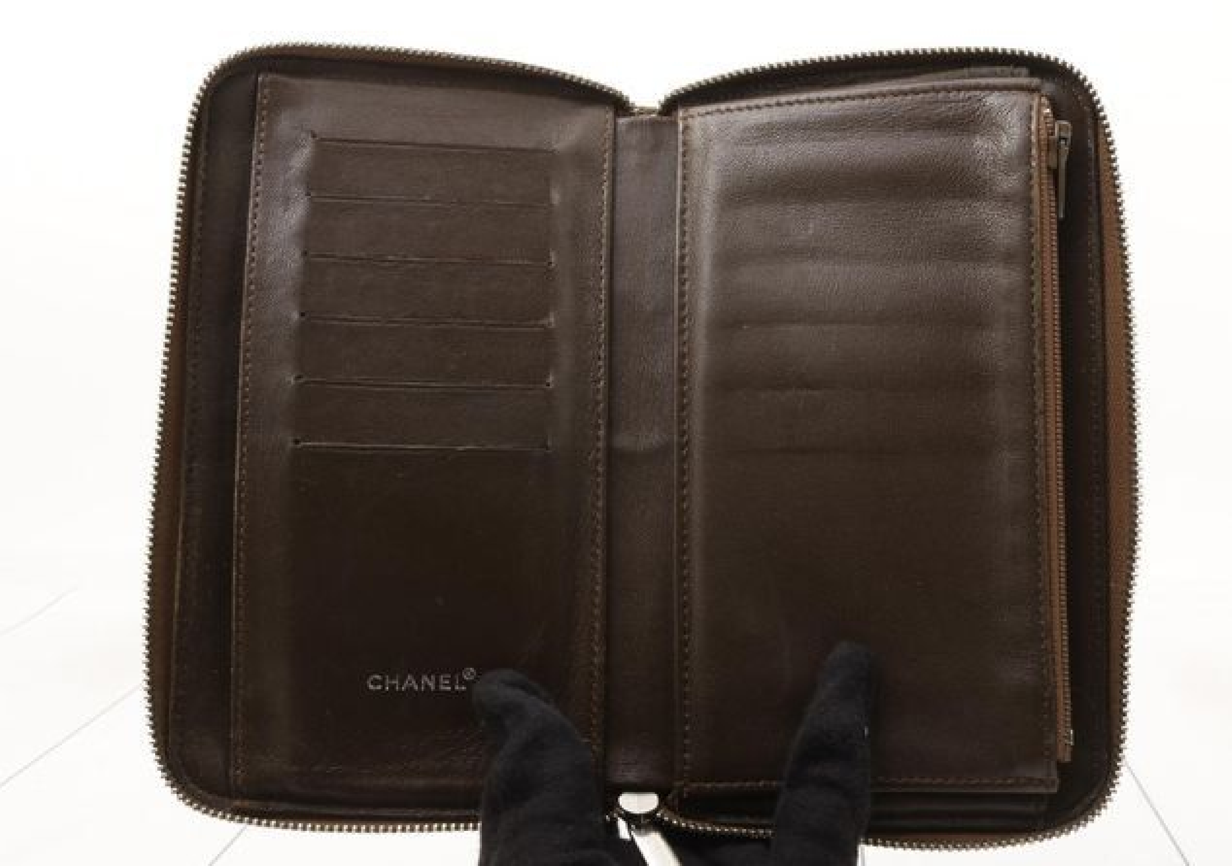 New Travel Line Wallet, Round Zipper, Khaki — view 3