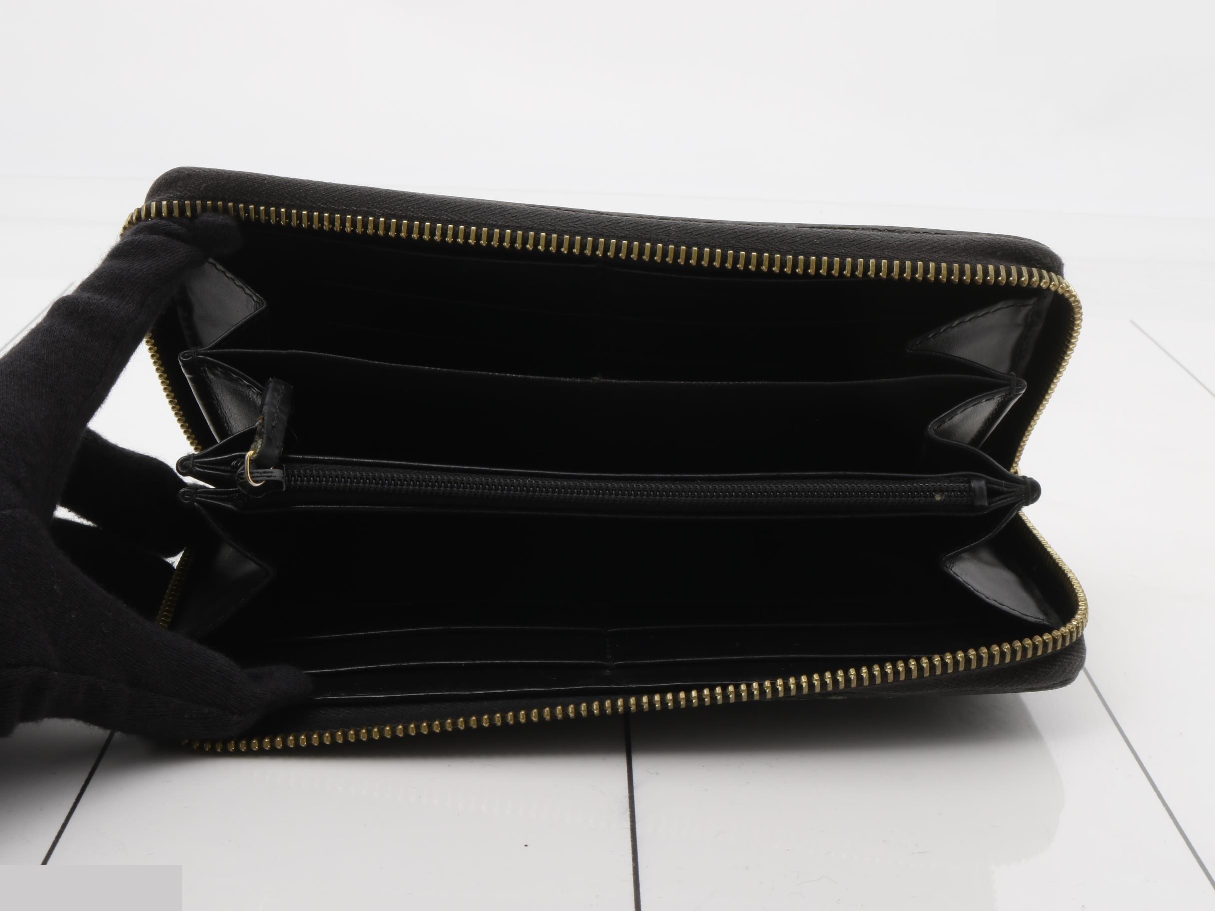 Guccissima Leather GG Charm Round Zip Long Wallet, Black — view 4