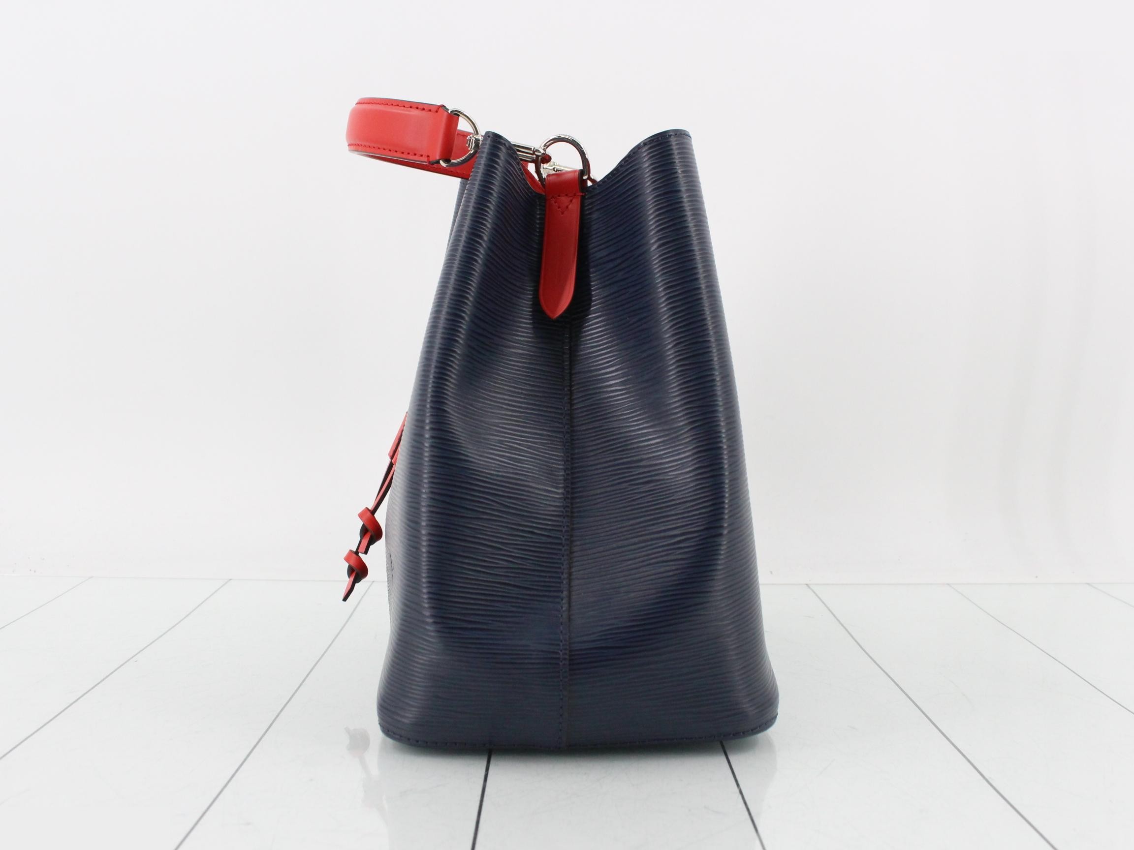Epi NeoNoe Indigo Blue 2-Way Shoulder Bag — view 3