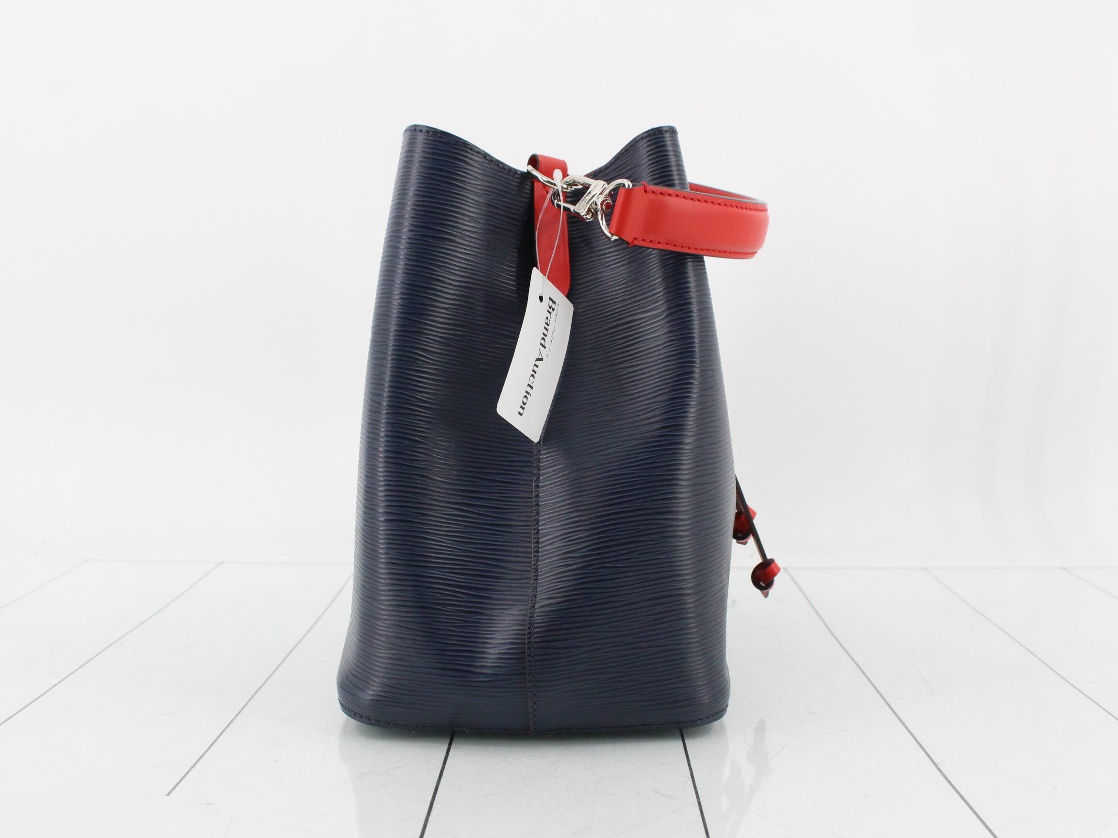 Epi NeoNoe Indigo Blue 2-Way Shoulder Bag — view 4