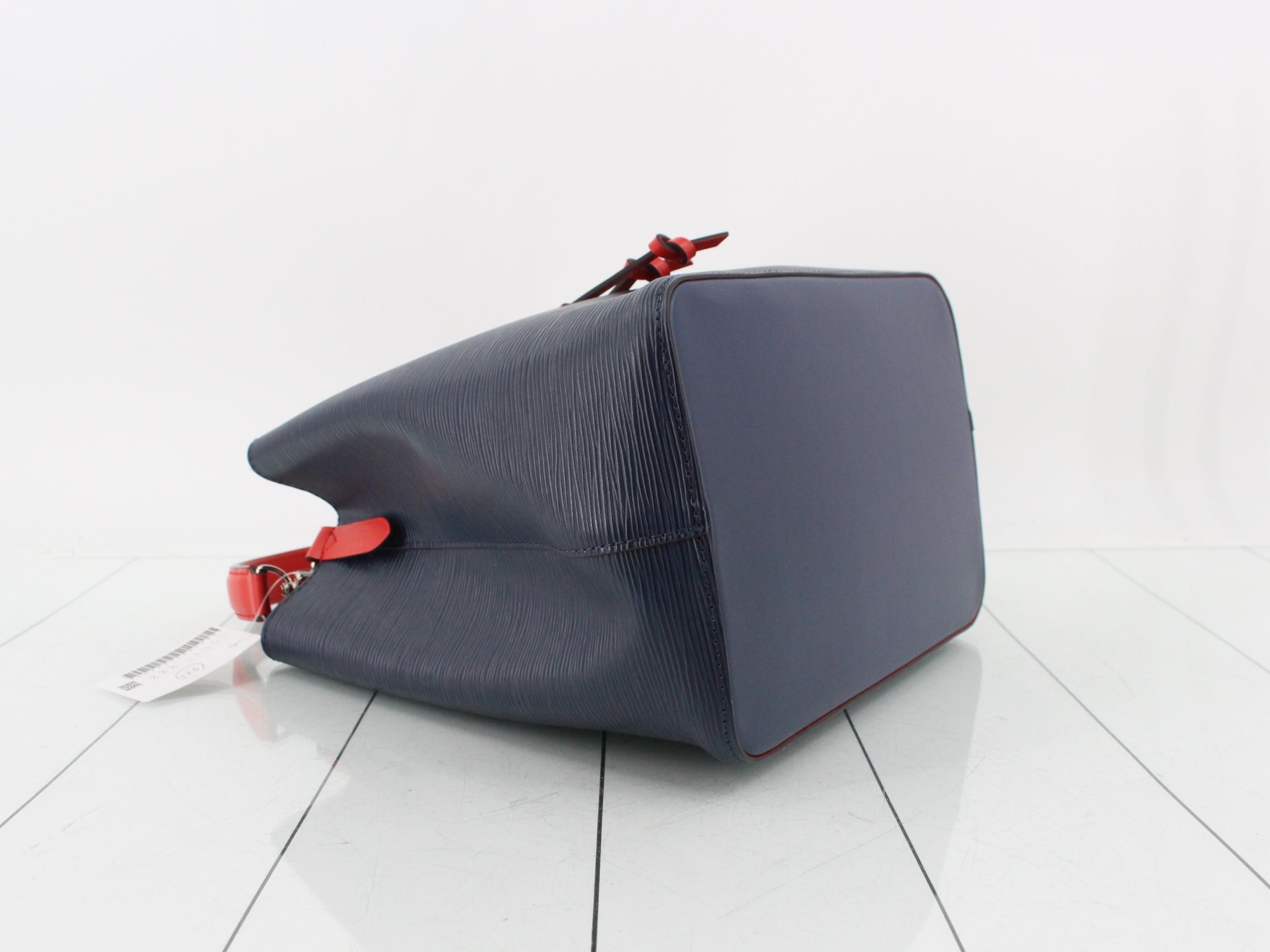 Epi NeoNoe Indigo Blue 2-Way Shoulder Bag — view 5